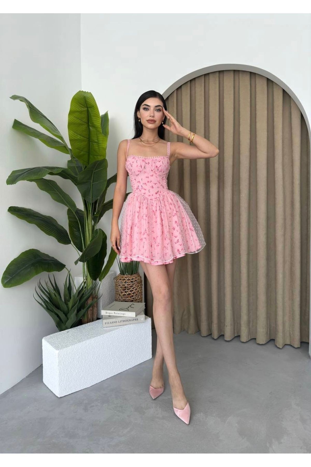 Pembe Çiçek Desenli Tül Etekli Mini Elbise