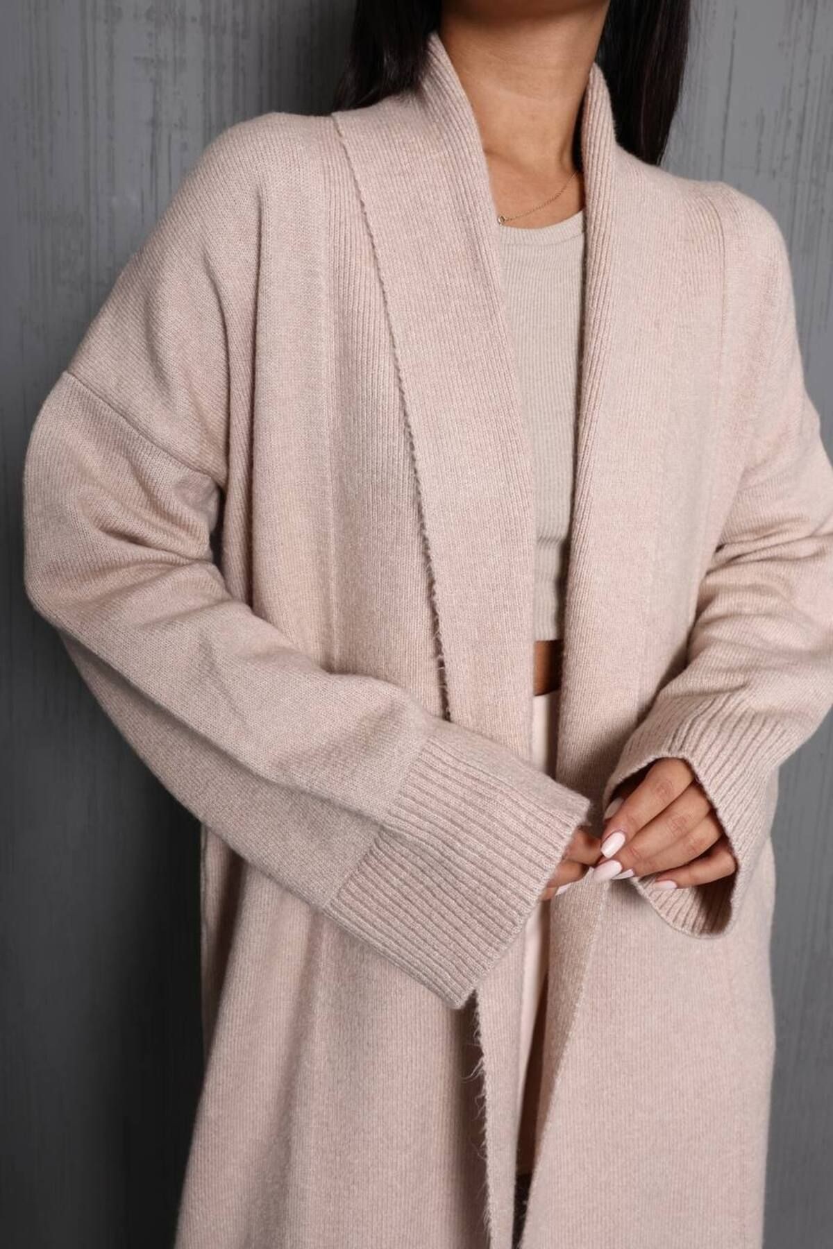 Ekru Oversize Uzun Hırka