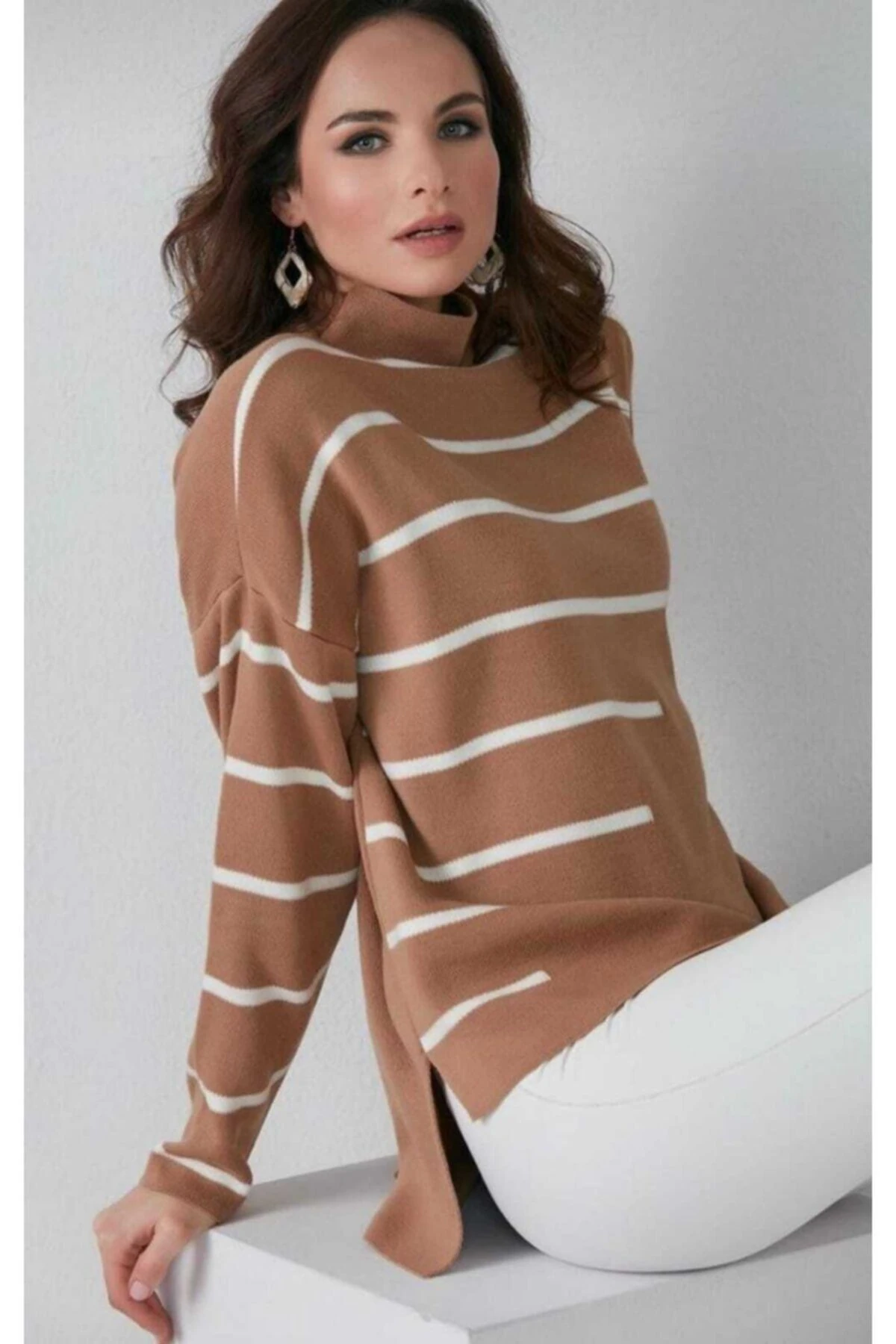 Kadın Beyaz Yatay Şeritli Triko Kazak