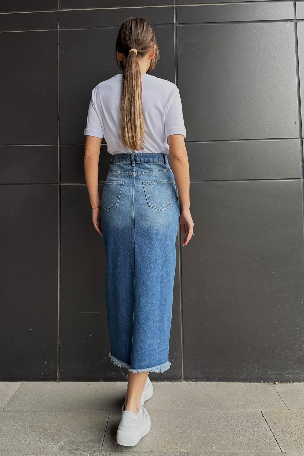 Mavi Yırtmaçlı Midi Boy Denim Etek