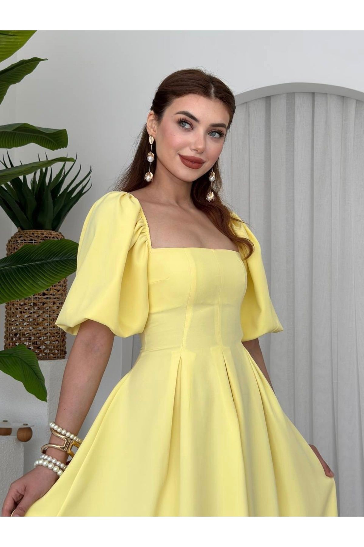 Sarı Balon Kol Piliseli Midi Elbise