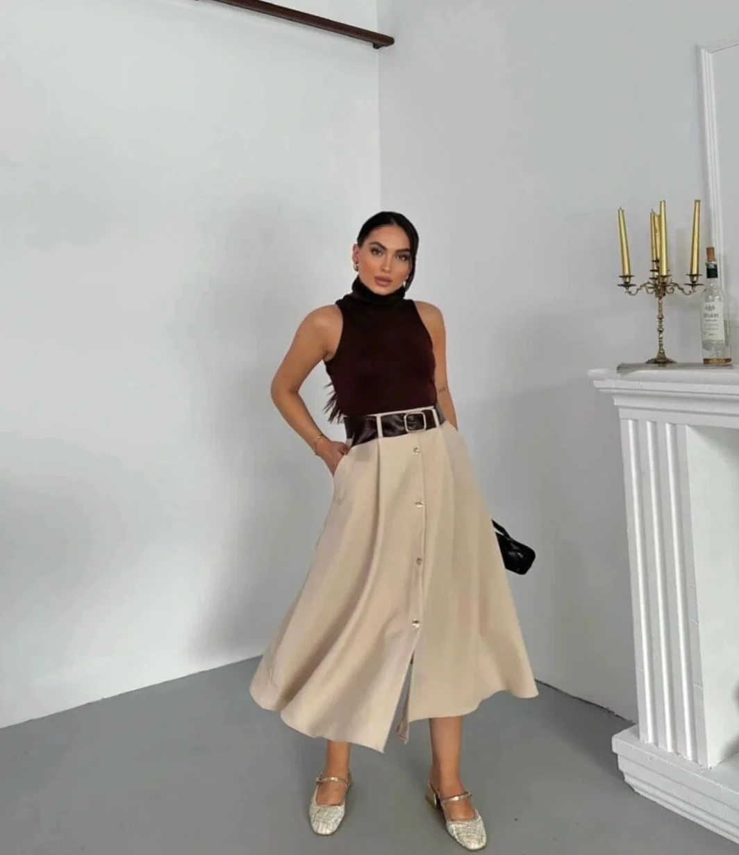 Kahverengi Kadın Kemerli Sıfır Kol Düğme Detaylı Midi Elbise