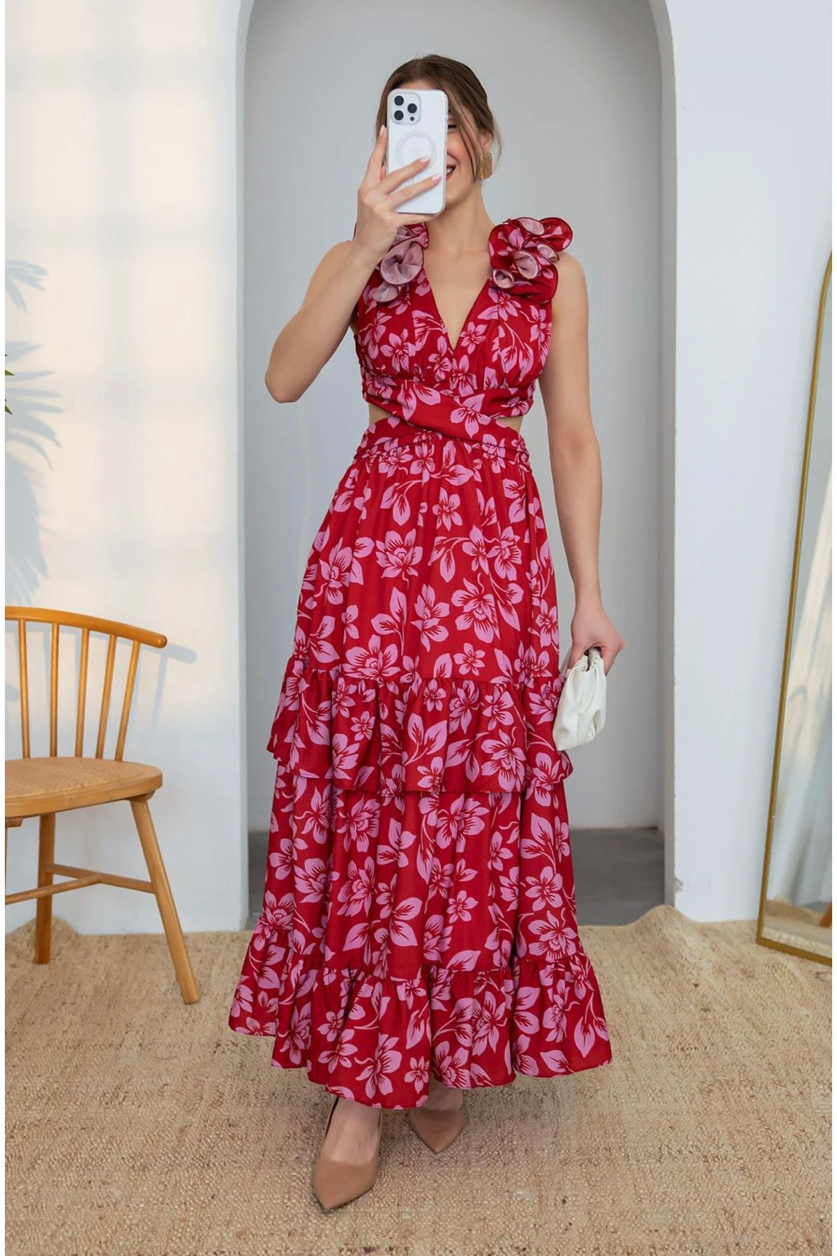 Bordo Bel Dekolteli Çiçek Desenli Kat Etekli Uzun Elbise