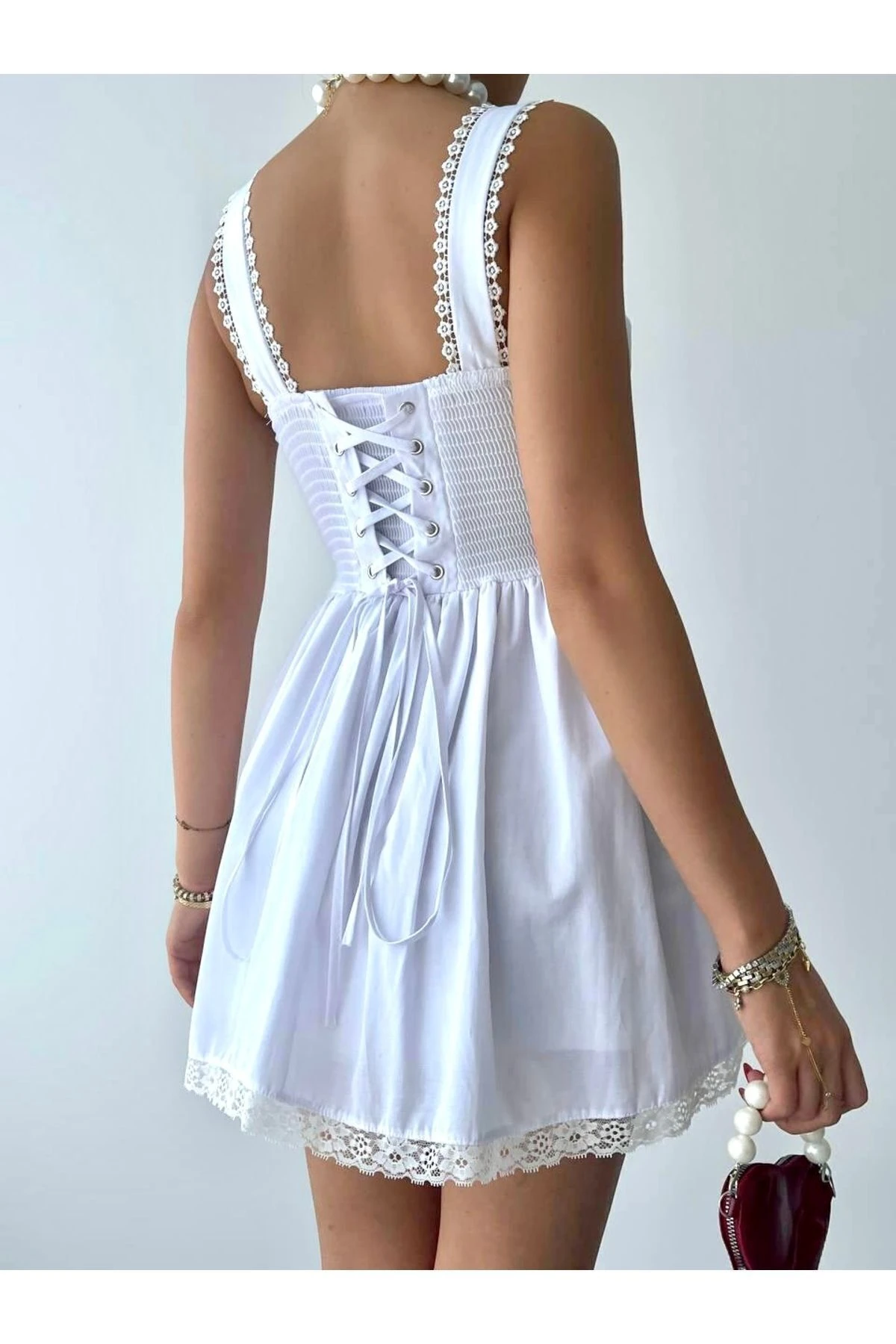Beyaz Kalın Askılı Dantel Detaylı Korseli Astarlı Elbise