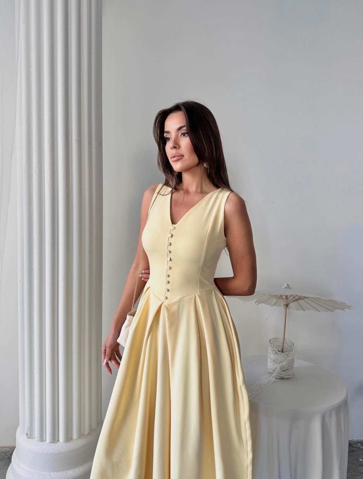 Sarı Pileli Düğme Detaylı Midi Elbise