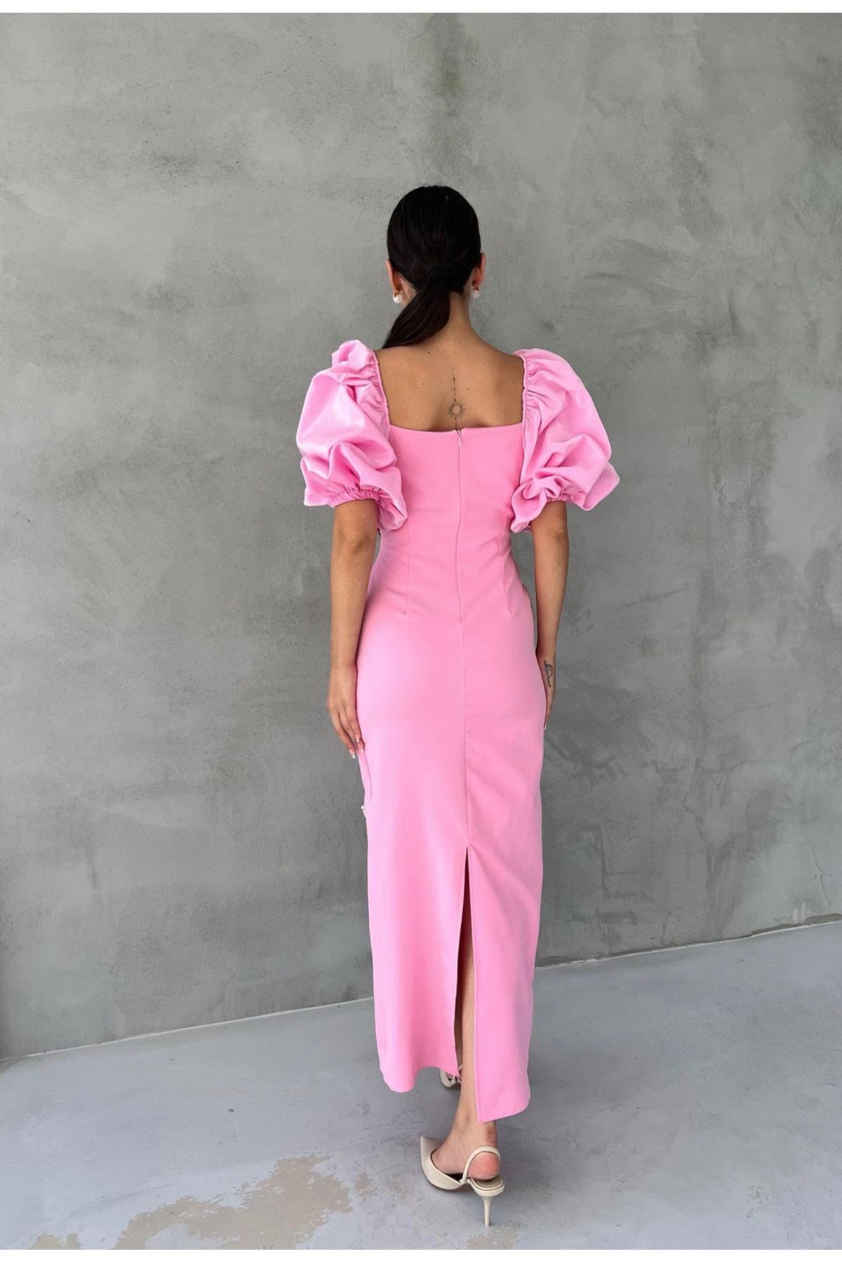 Pembe İnci İşlemeli Balon Kollu Uzun Gece Elbisesi