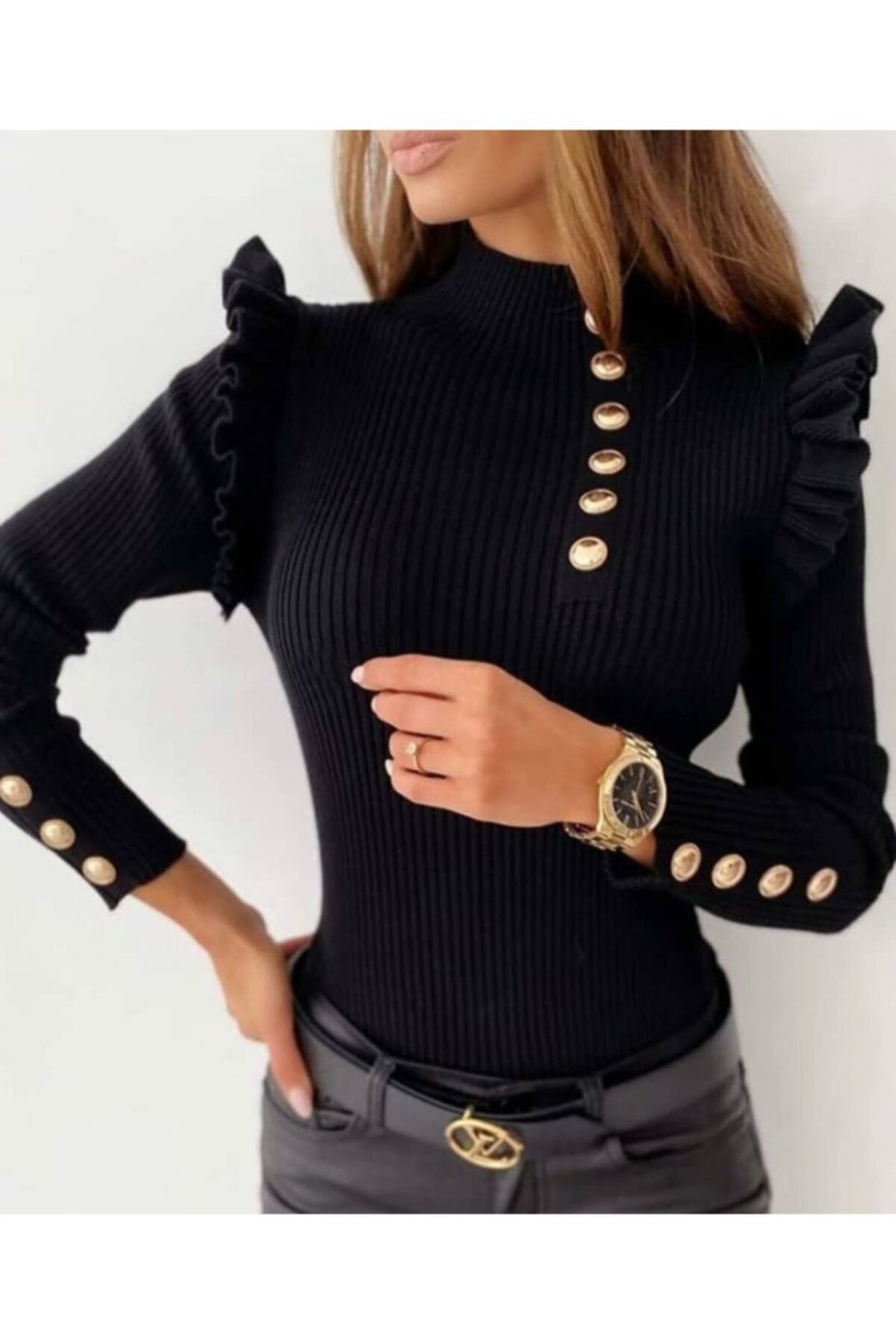 Kadın Siyah Omuzları Fırfırlı Yakası ve Kolları Gold Düğme Detaylı Balıkçı Yaka Triko Body
