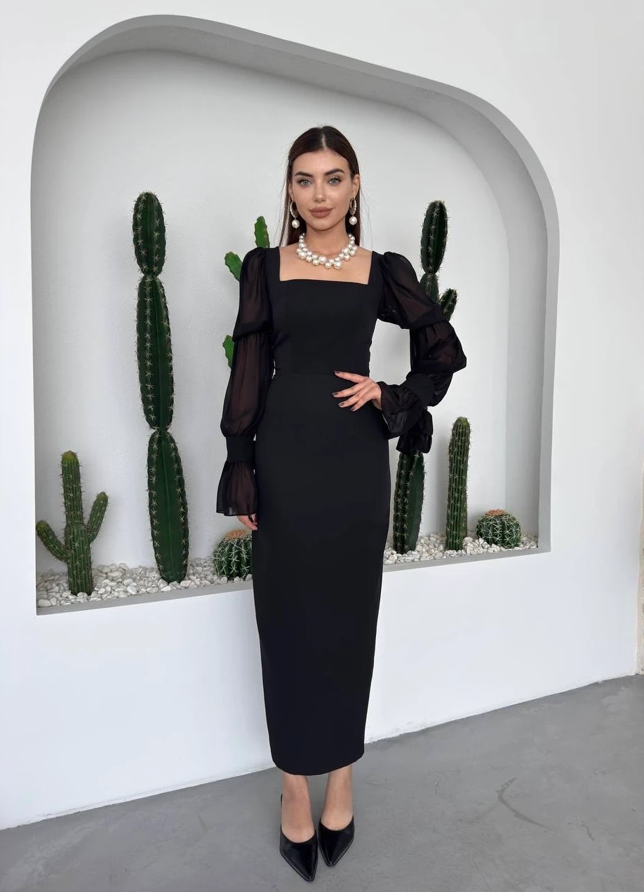 Siyah Kare Yaka Kolları Şifon Elbise