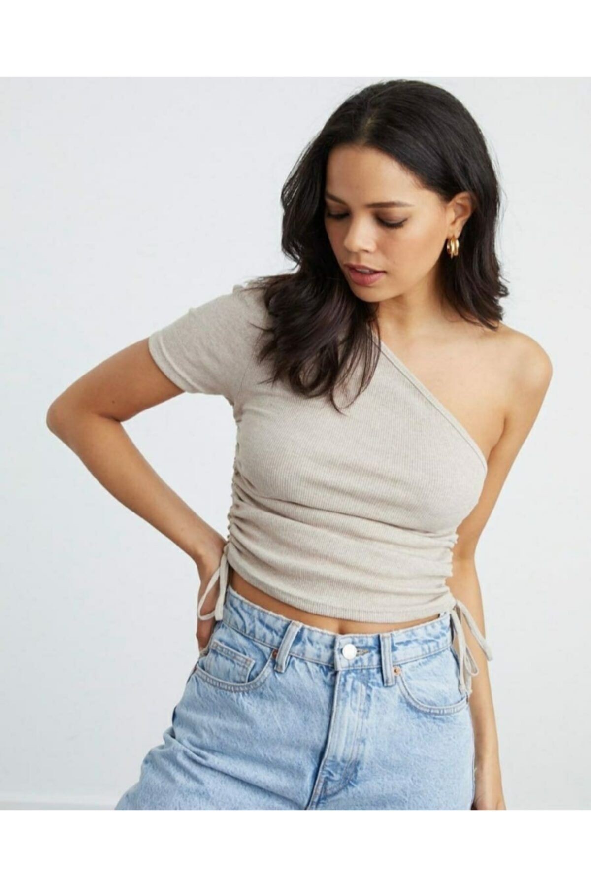 Yanları Büzgülü Tek Kol Crop Bluz