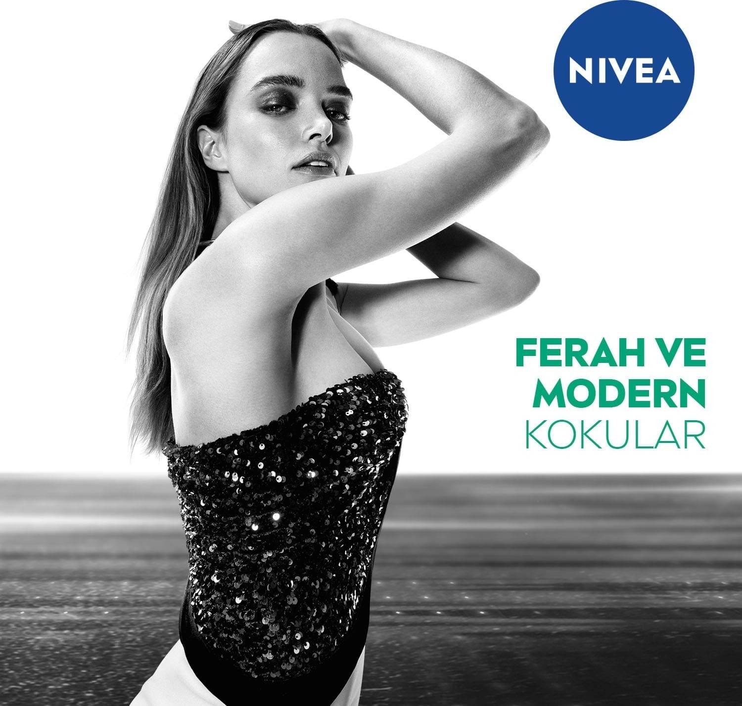Nivea Kadın Sprey Deodorant Black&White Invisible Fresh, 48 Saat Anti-perspirant Koruma,150ml