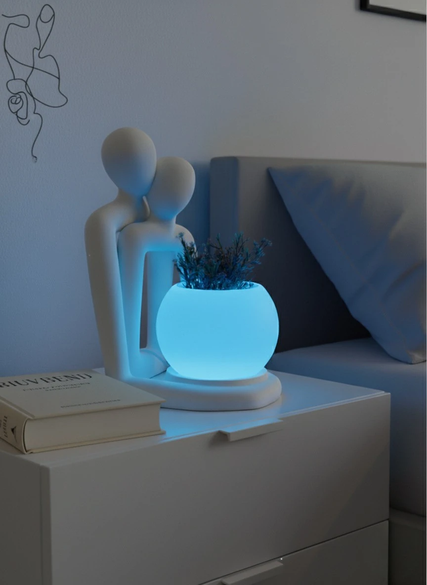 Lofony Love serisi ışıklı saksı & figür (RGB)