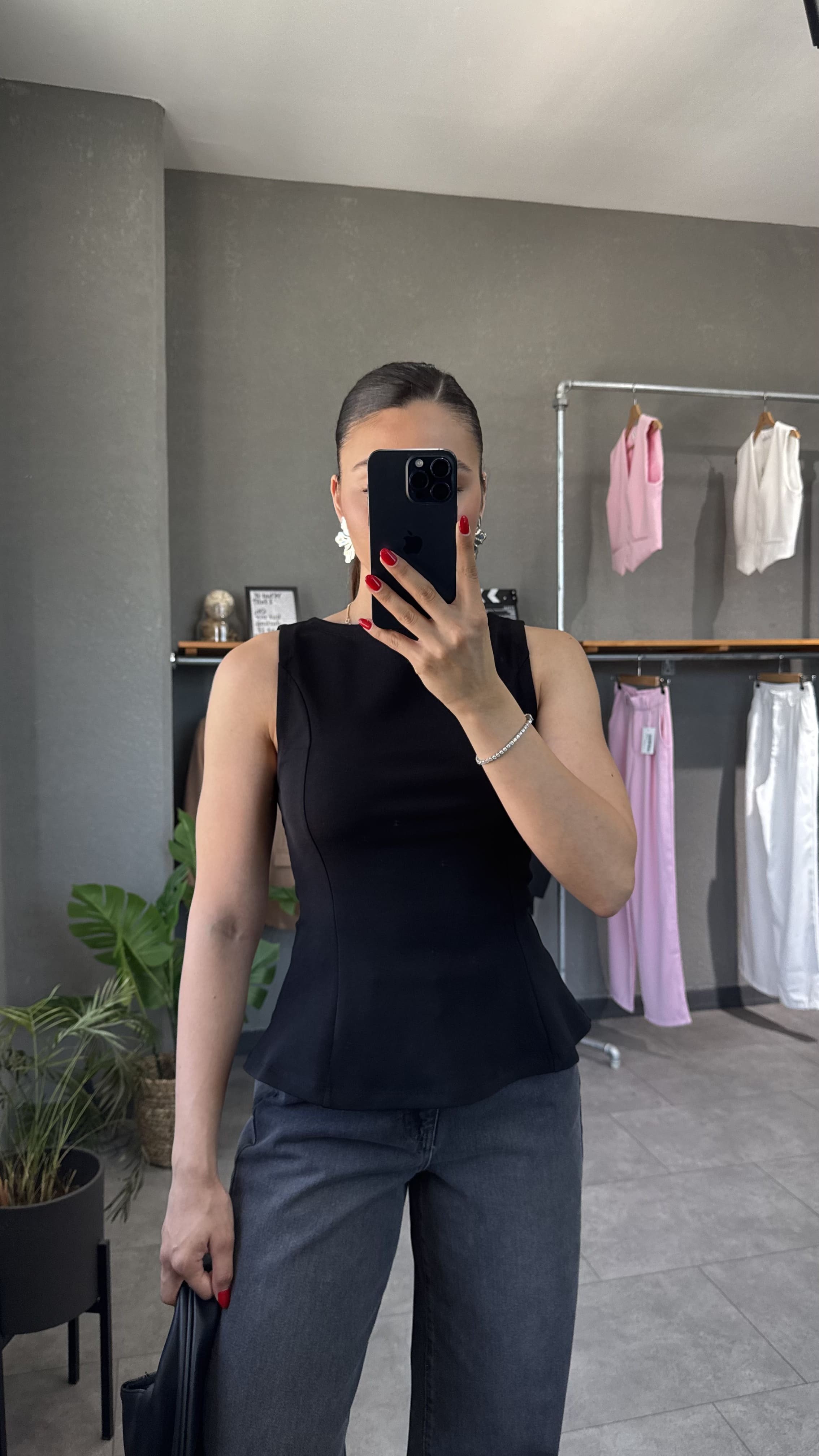 Kayık Yaka Peplum Bluz - Siyah