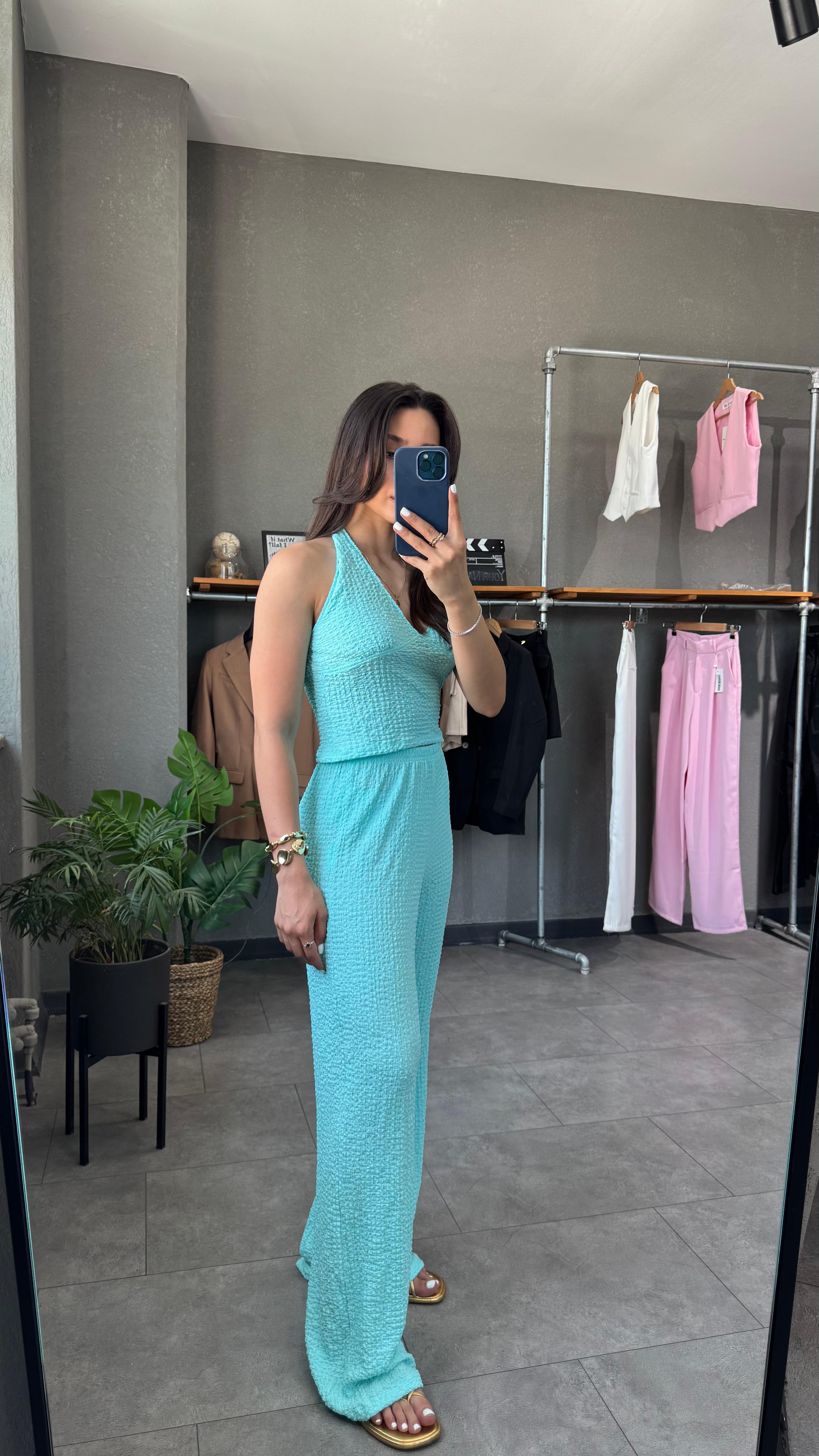 Halter Yaka Dökümlü Büstiyer Pantolon Takım