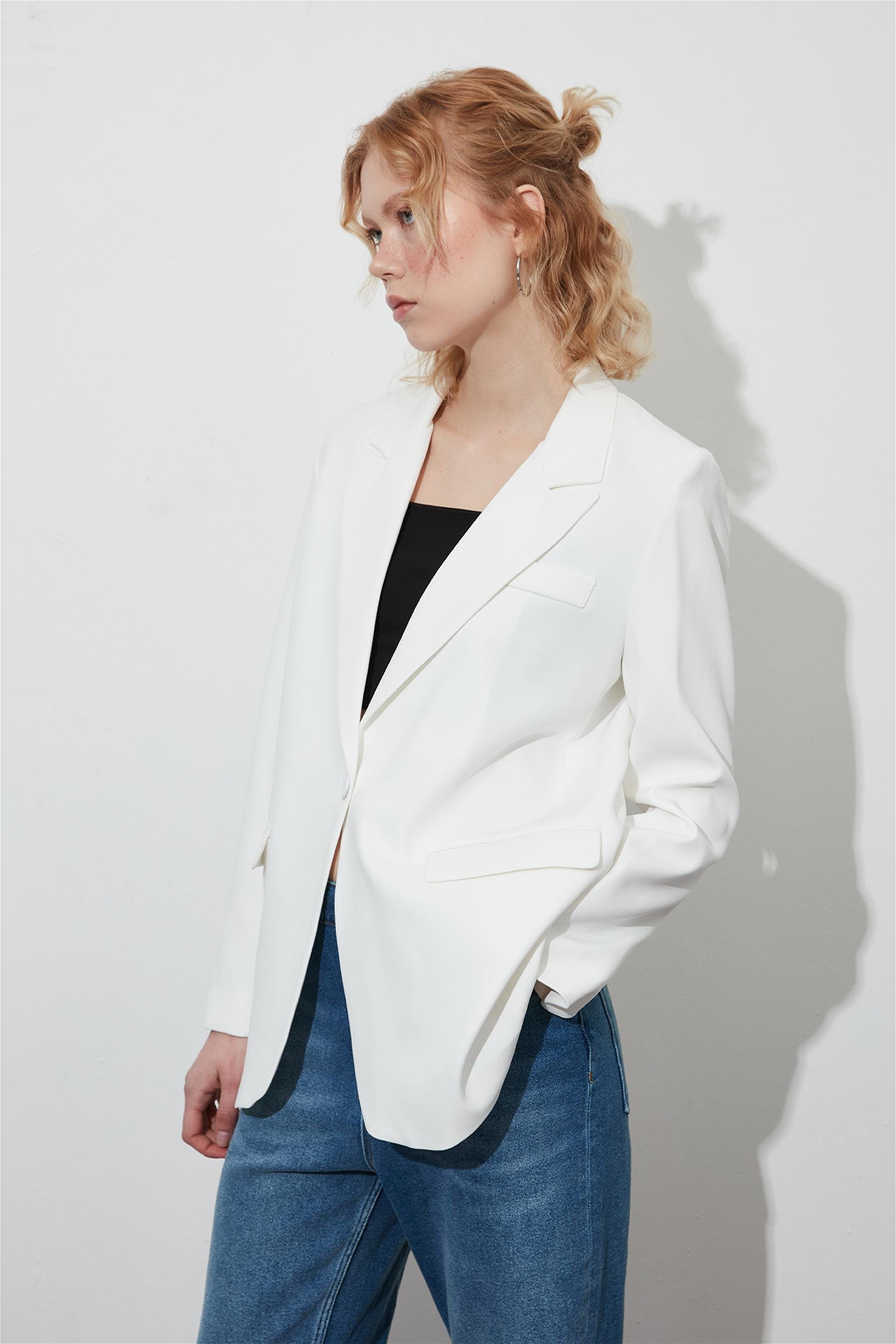 Oversize Vatkalı Beyaz  Blazer Ceket