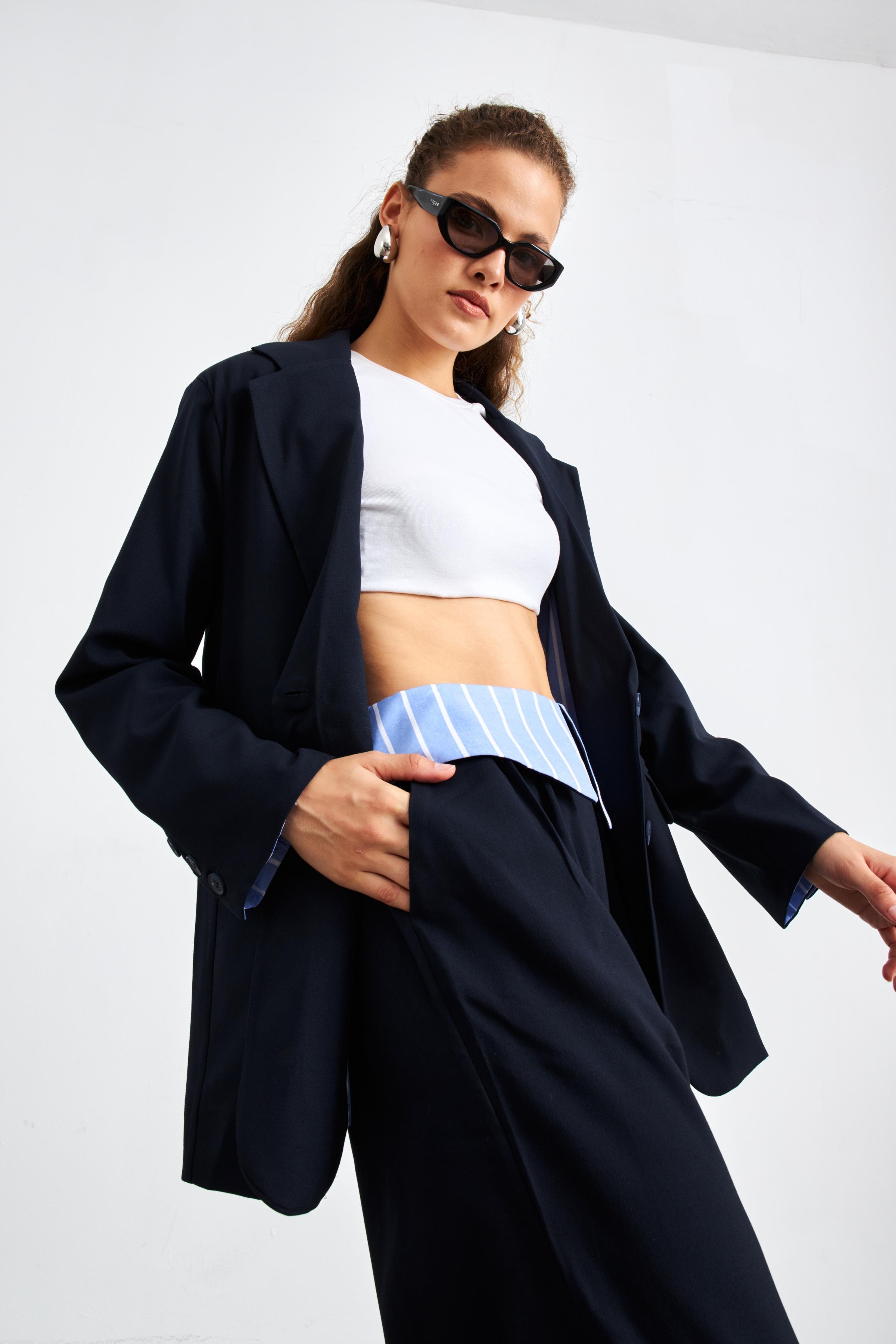 Oversize Astarı Çizgili Sırt Detaylı Lacivert Kadın Blazer Ceket