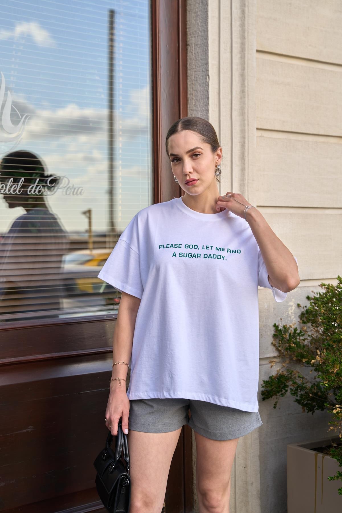 Bisiklet Yaka Yazılı Beyaz Kadın Oversize T-shirt