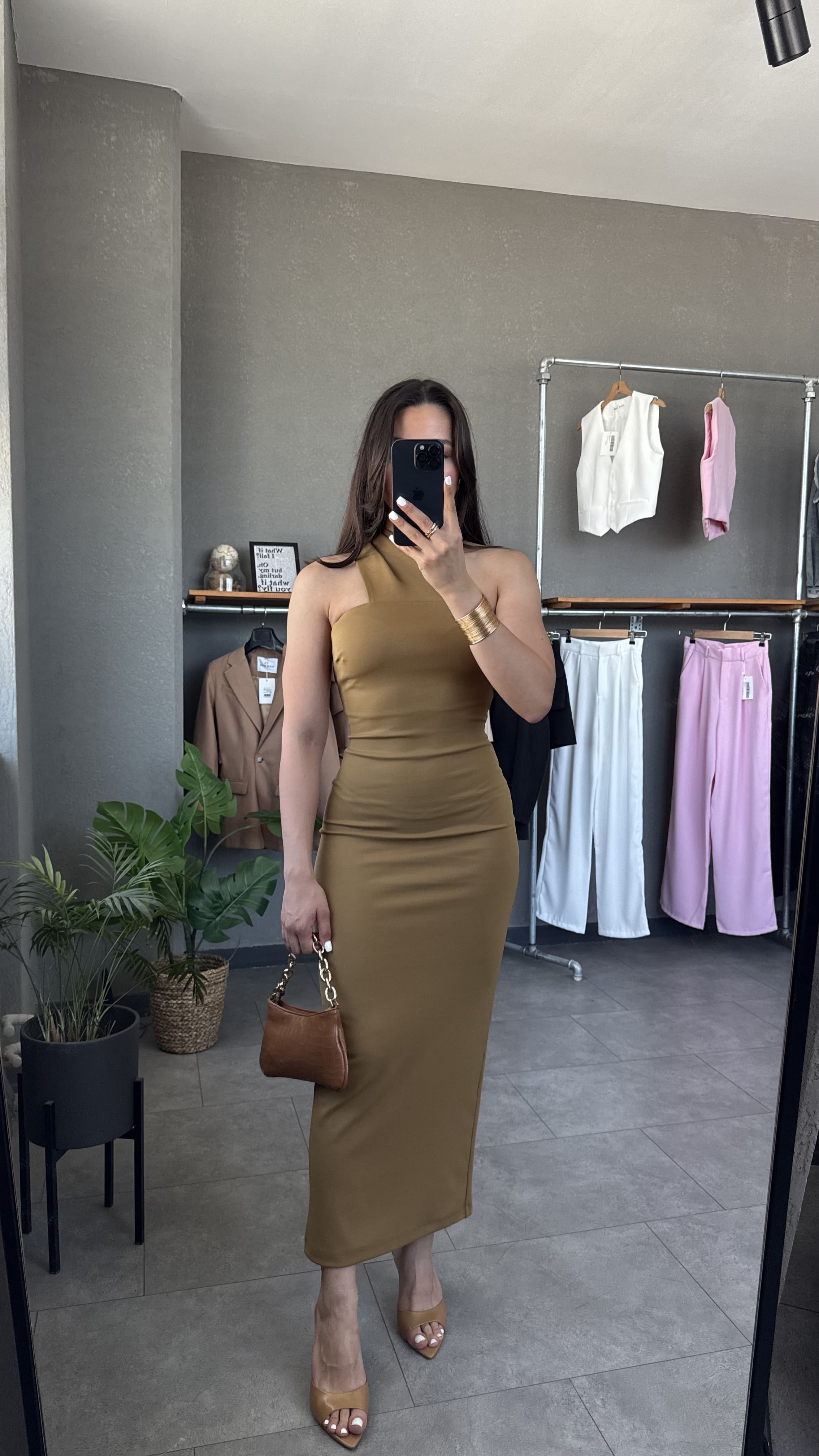 Tek Omuz Yırtmaç Detaylı Maxi Elbise - Camel