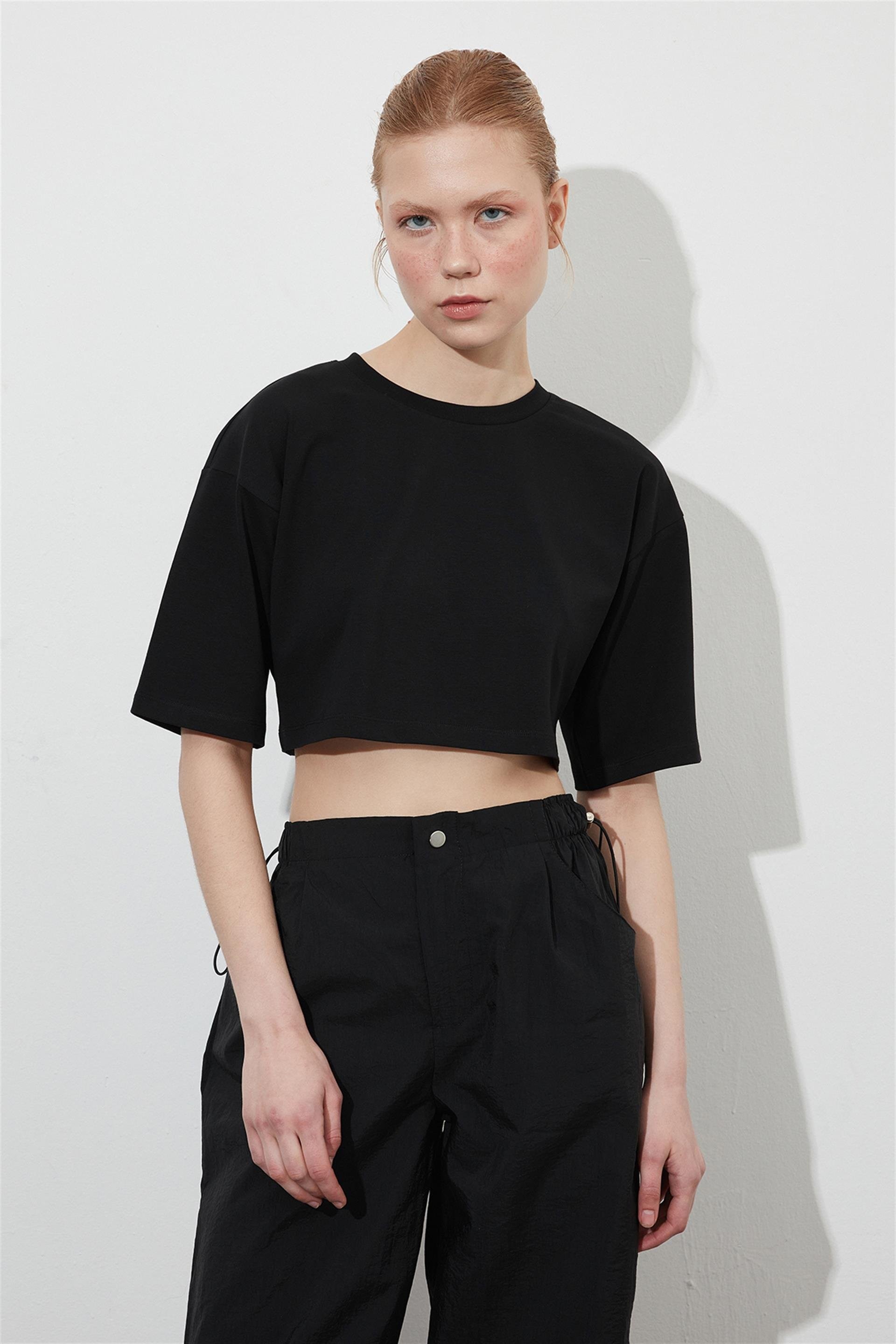 Siyah Crop Kısa Kol T-shirt