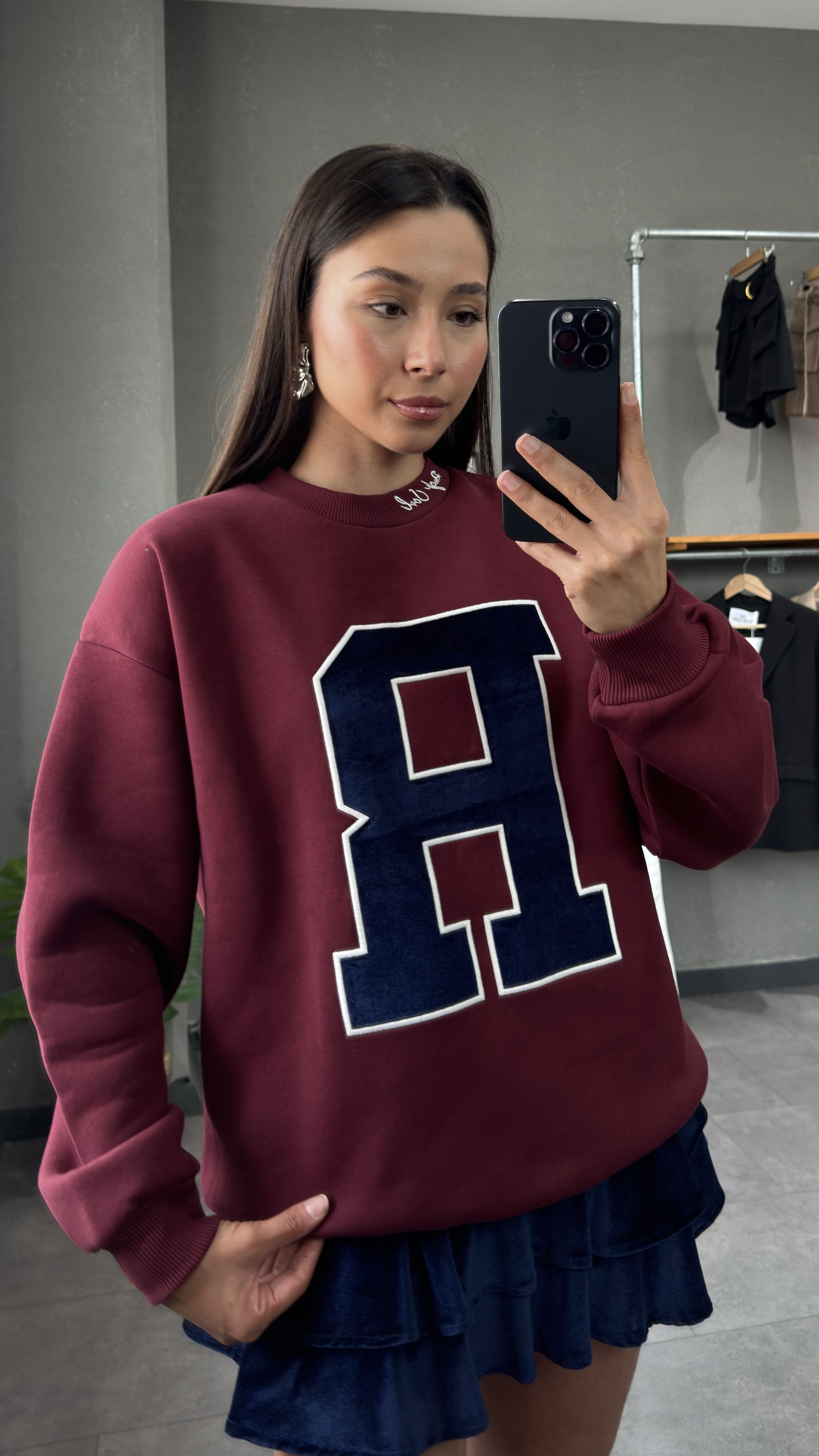 Oversize Şardonlu Nakış Detaylı Sweatshirt