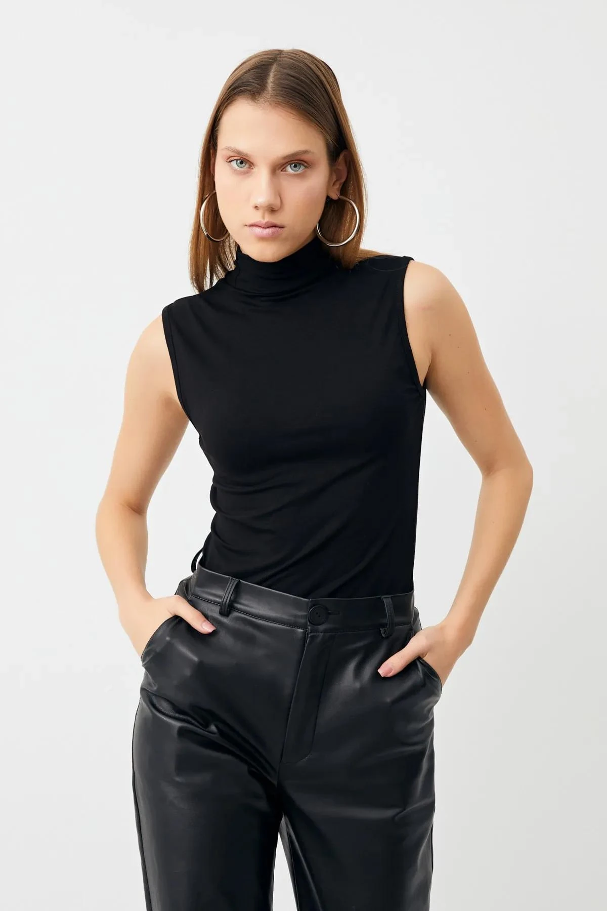 Kadın Siyah 4'lü Kolsuz Bluz