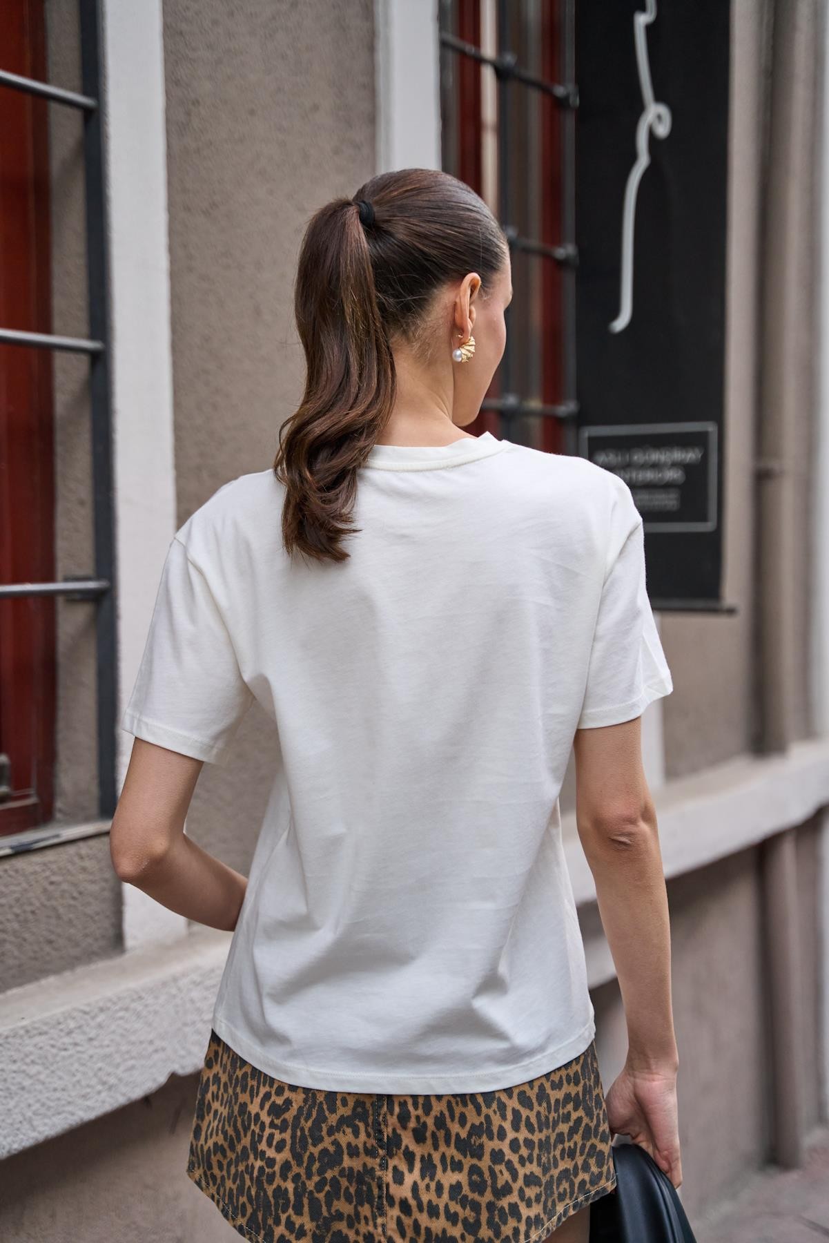Bisiklet Yaka Academia Baskılı Krem Kadın Oversize T-shirt