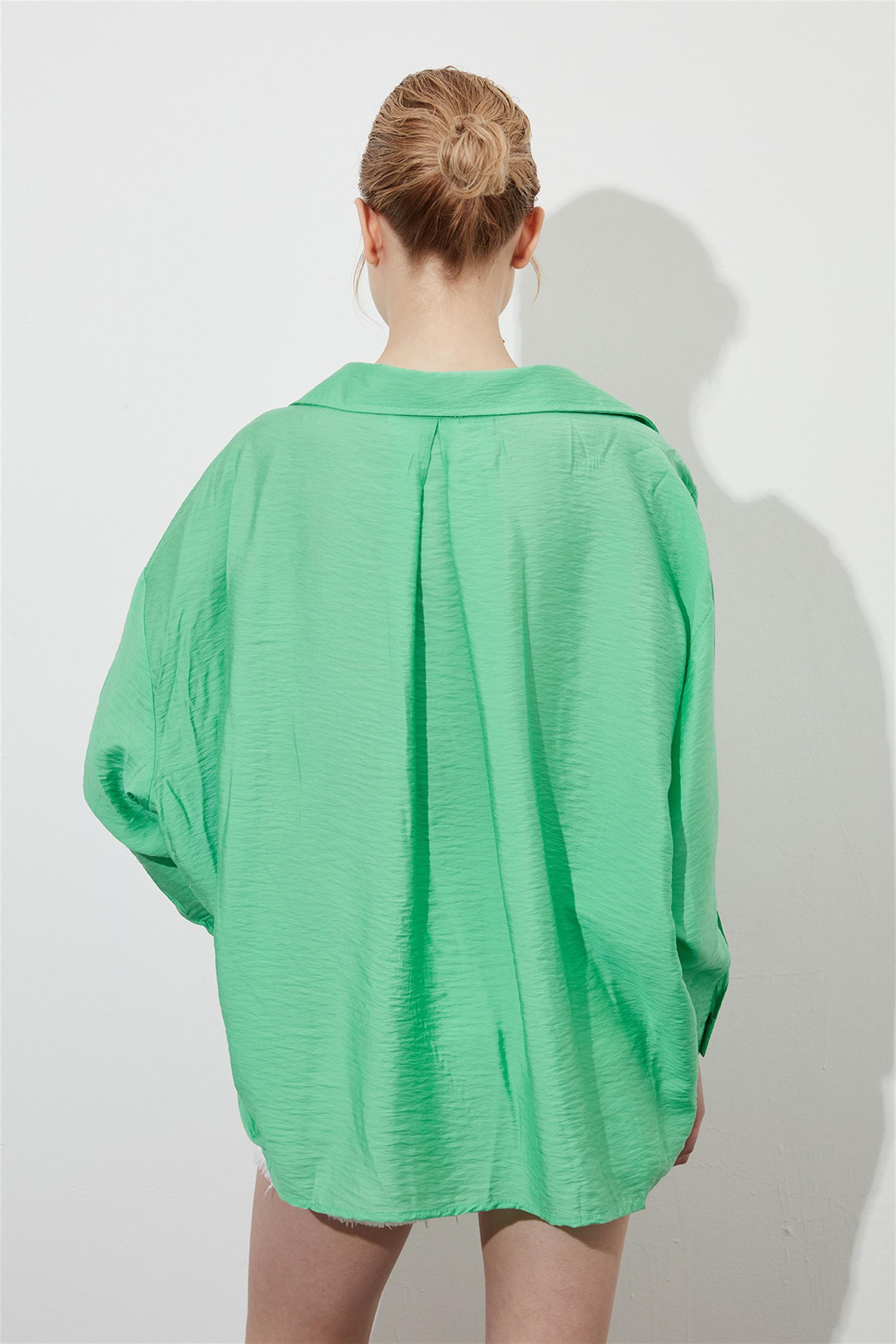 Kadın Oversize Yeşil Gömlek