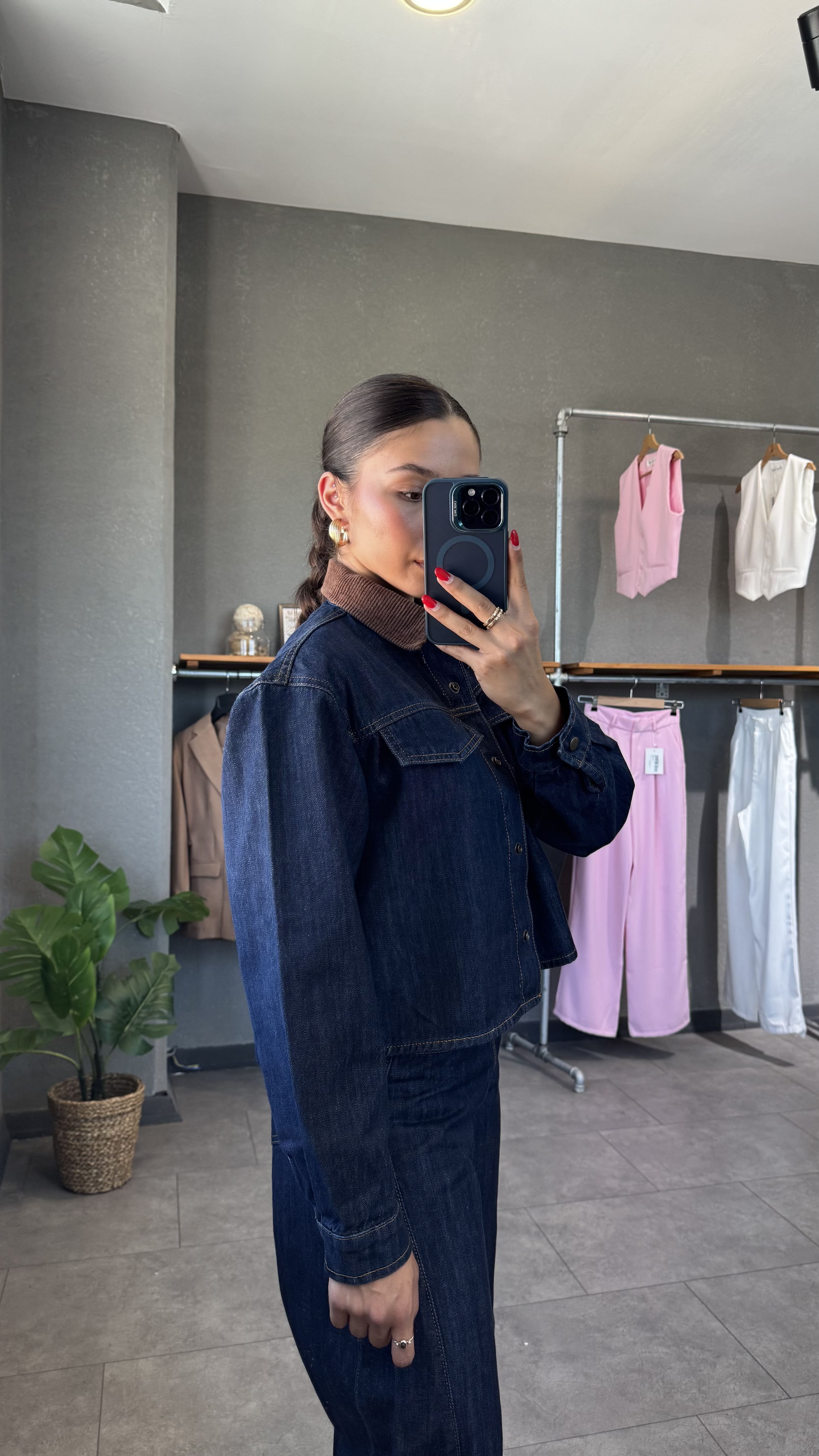 Kadife Yaka Cep görünümlü Denim Ceket
