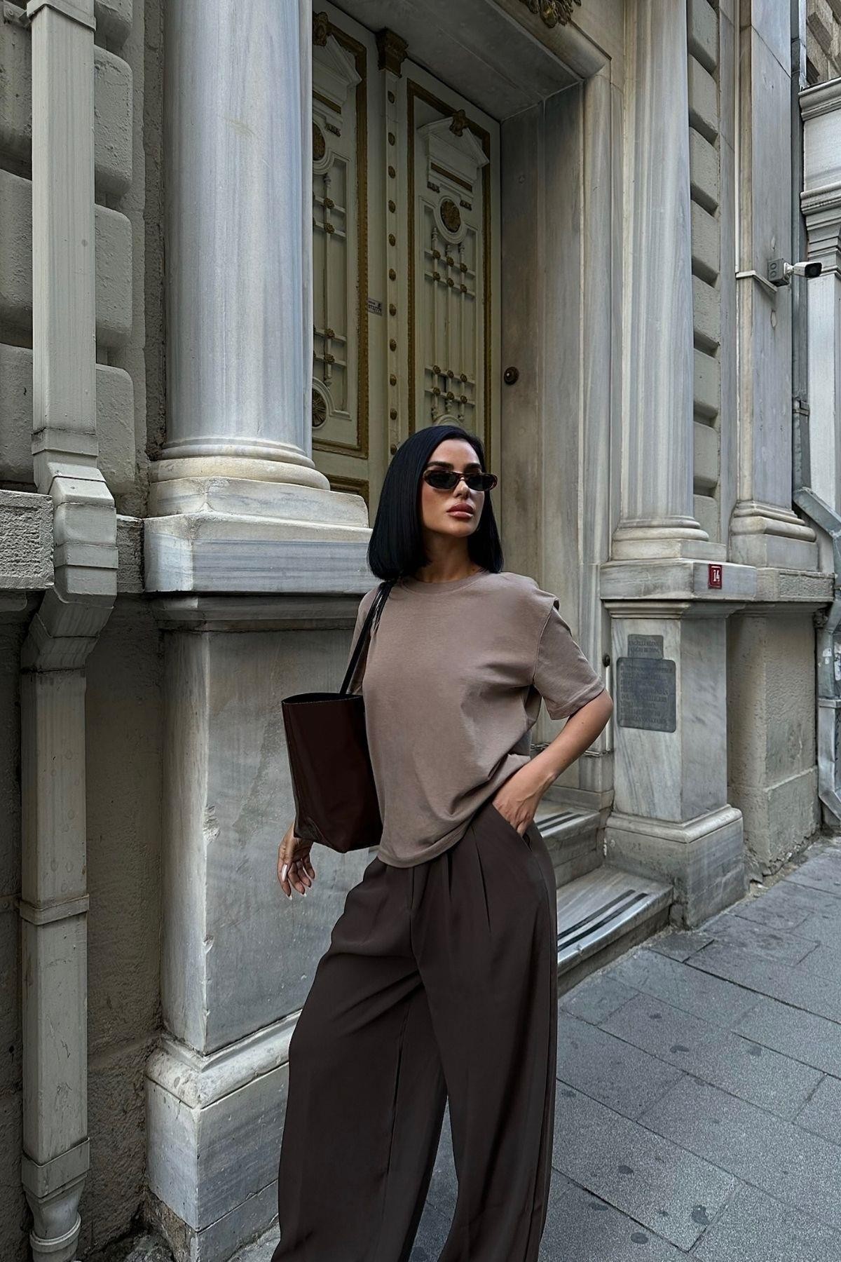 Bisiklet Yaka Oversize Vizon Kadın T-Shirt