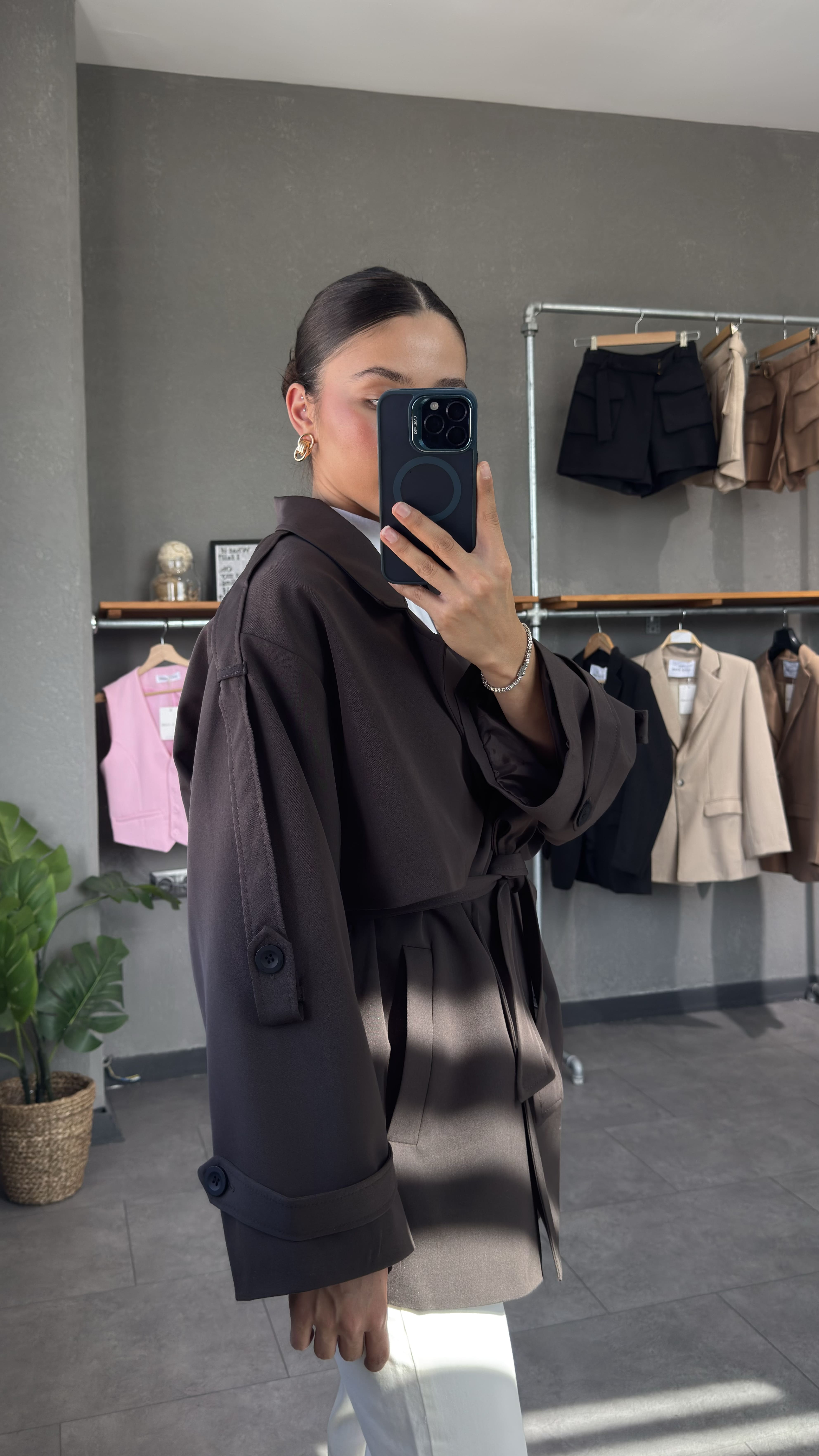Oversize Kuşaklı Kısa Trençkot