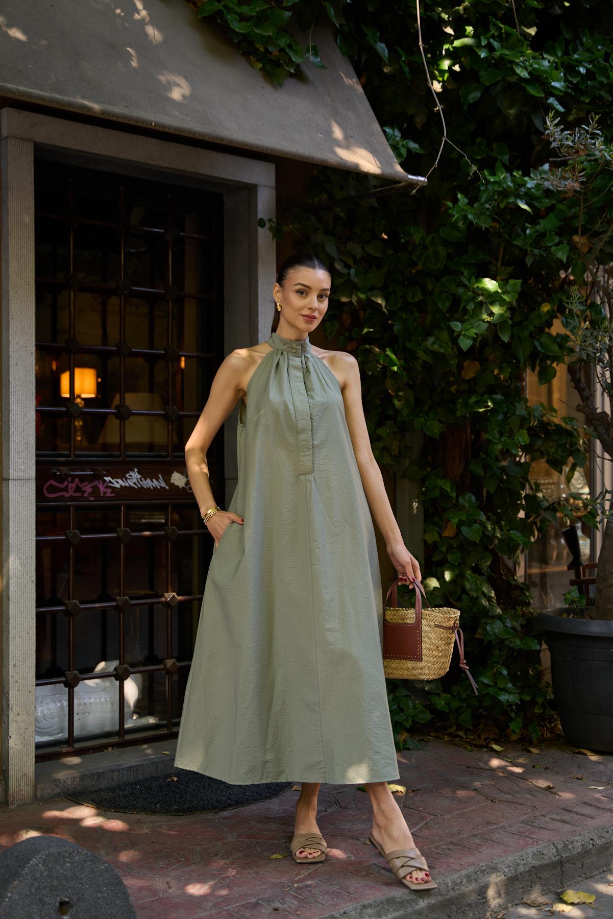 Boyundan Düğmeli Sıfır Kol Haki Paraşüt Kadın Elbise