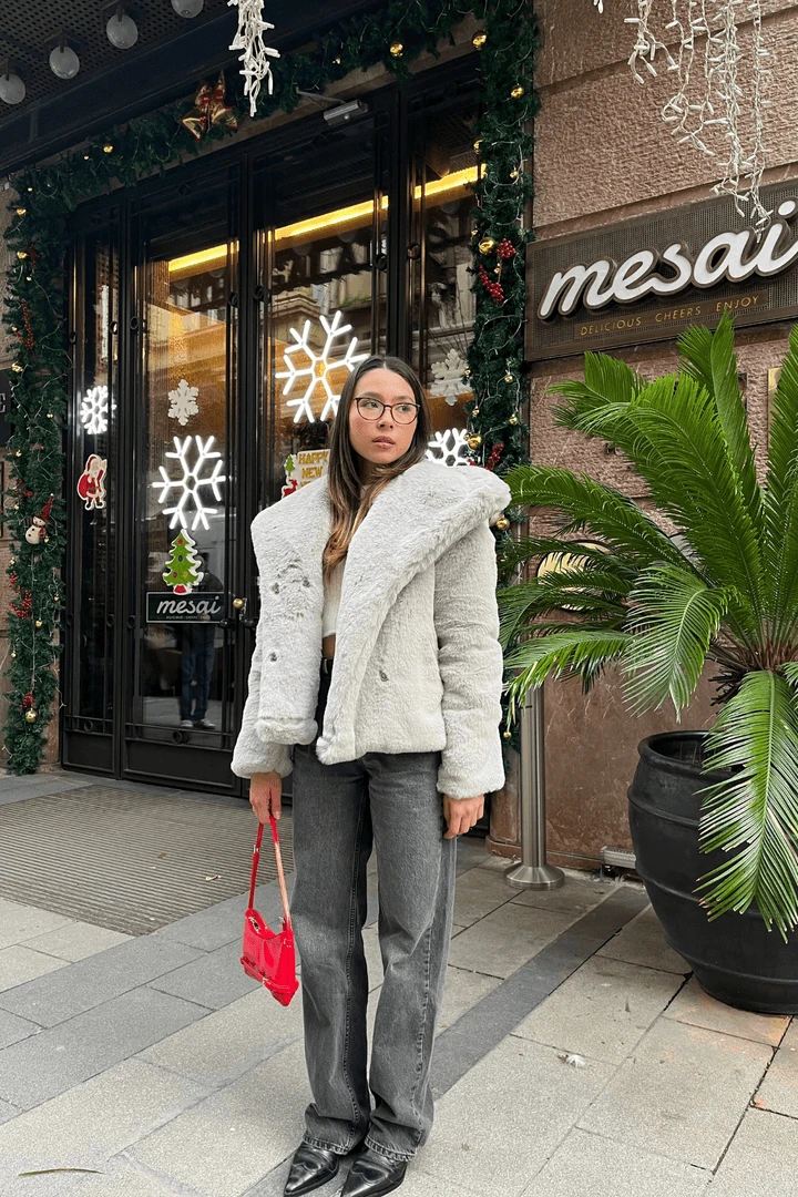 İçi Astarlı Gri Kadın Kürk