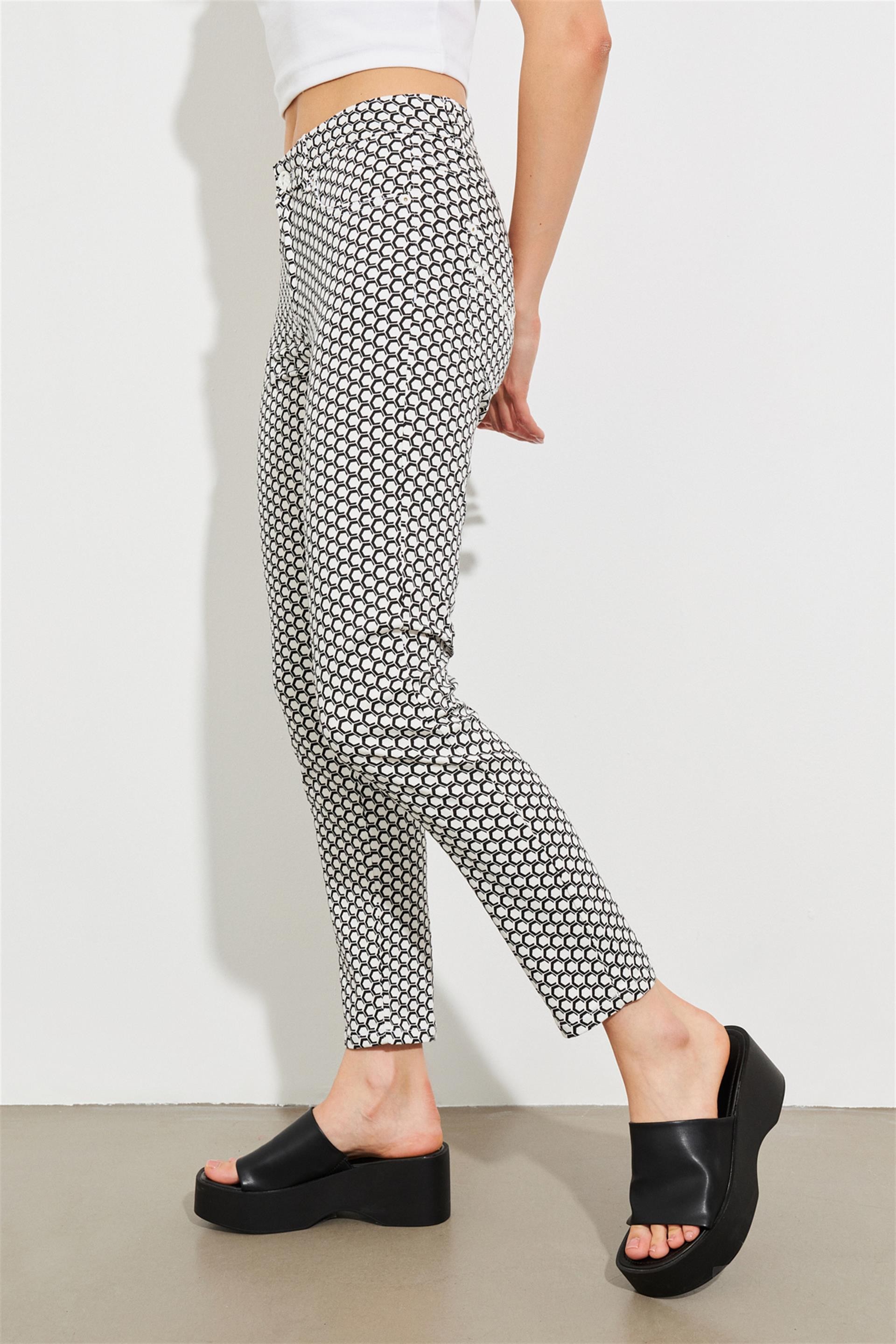 Puantiye Desen Orta Bel Skinny Jean Beyaz