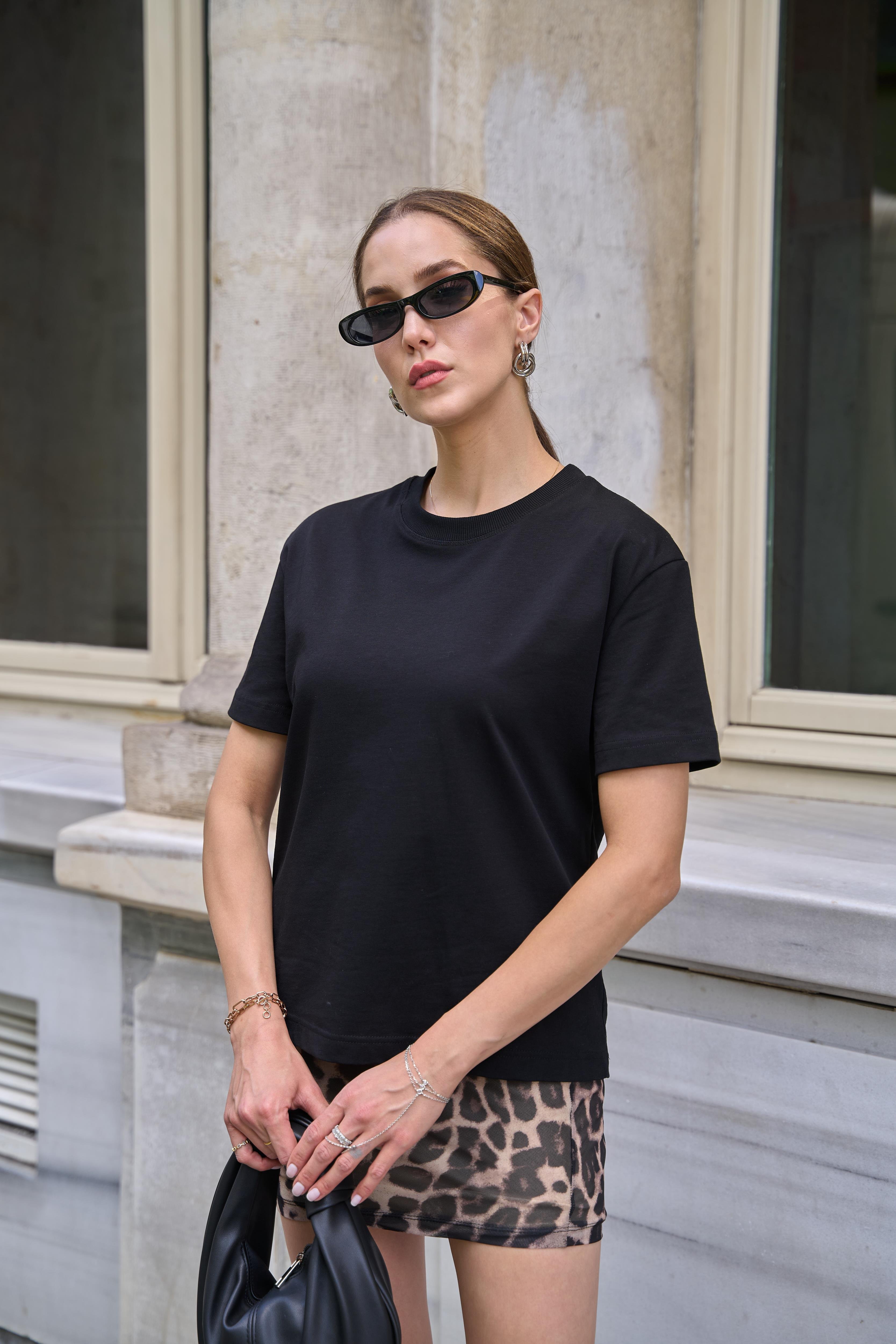 Bisiklet Yaka Oversize Siyah Kadın T-shirt