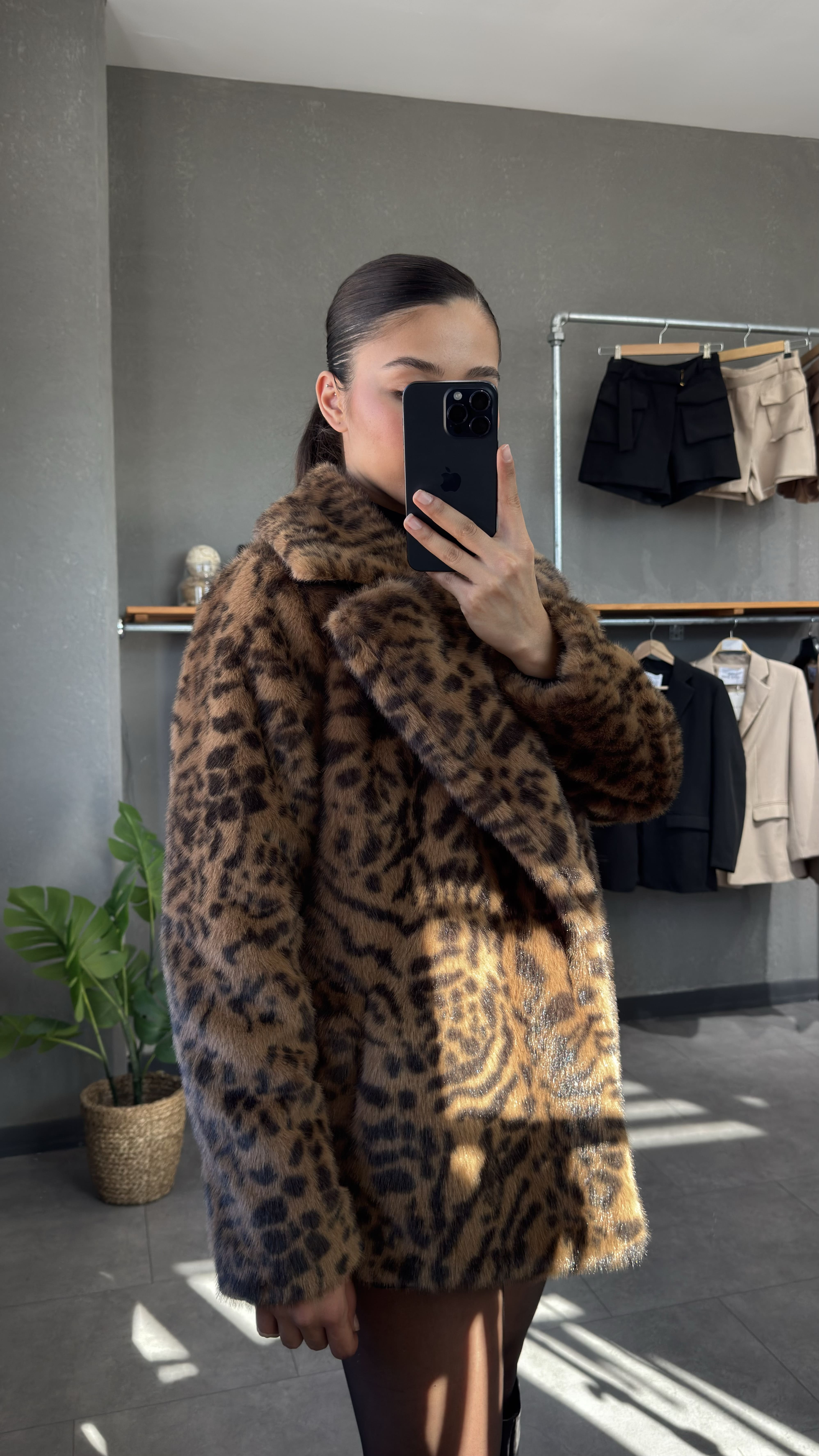 Kruvaze Yaka Leopar Desenli Kürk