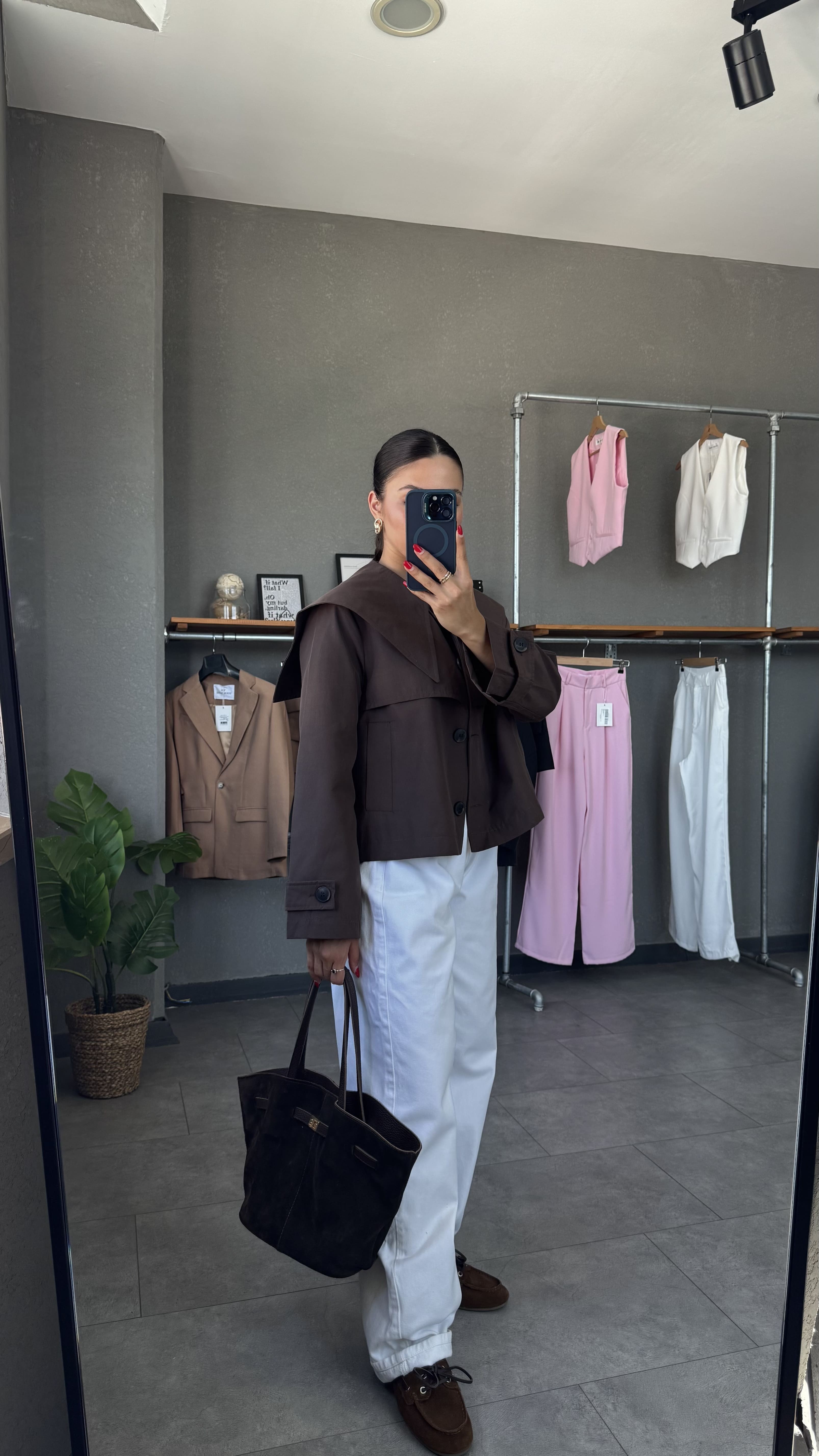 Geniş Yakalı Crop Trençkot
