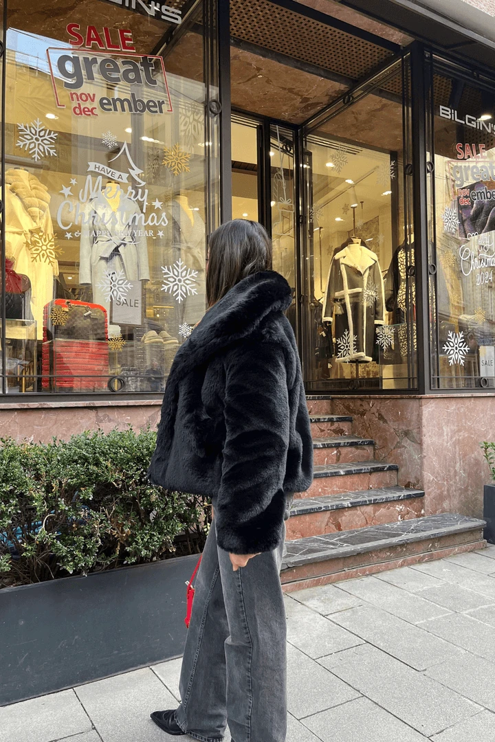 İçi Astarlı Siyah Kadın Kürk