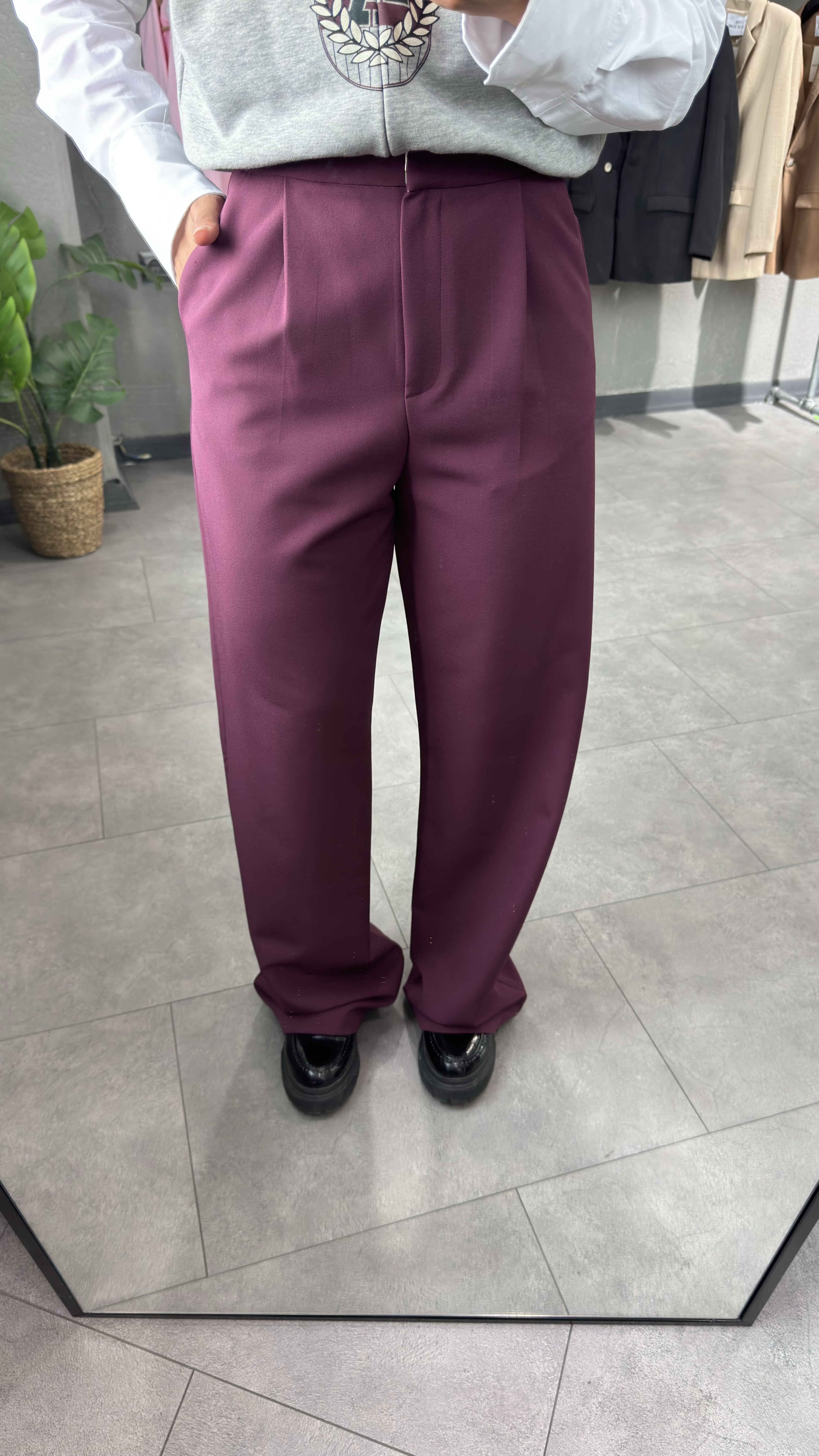 Yüksek Bel Pileli Düz Kesim Pantolon