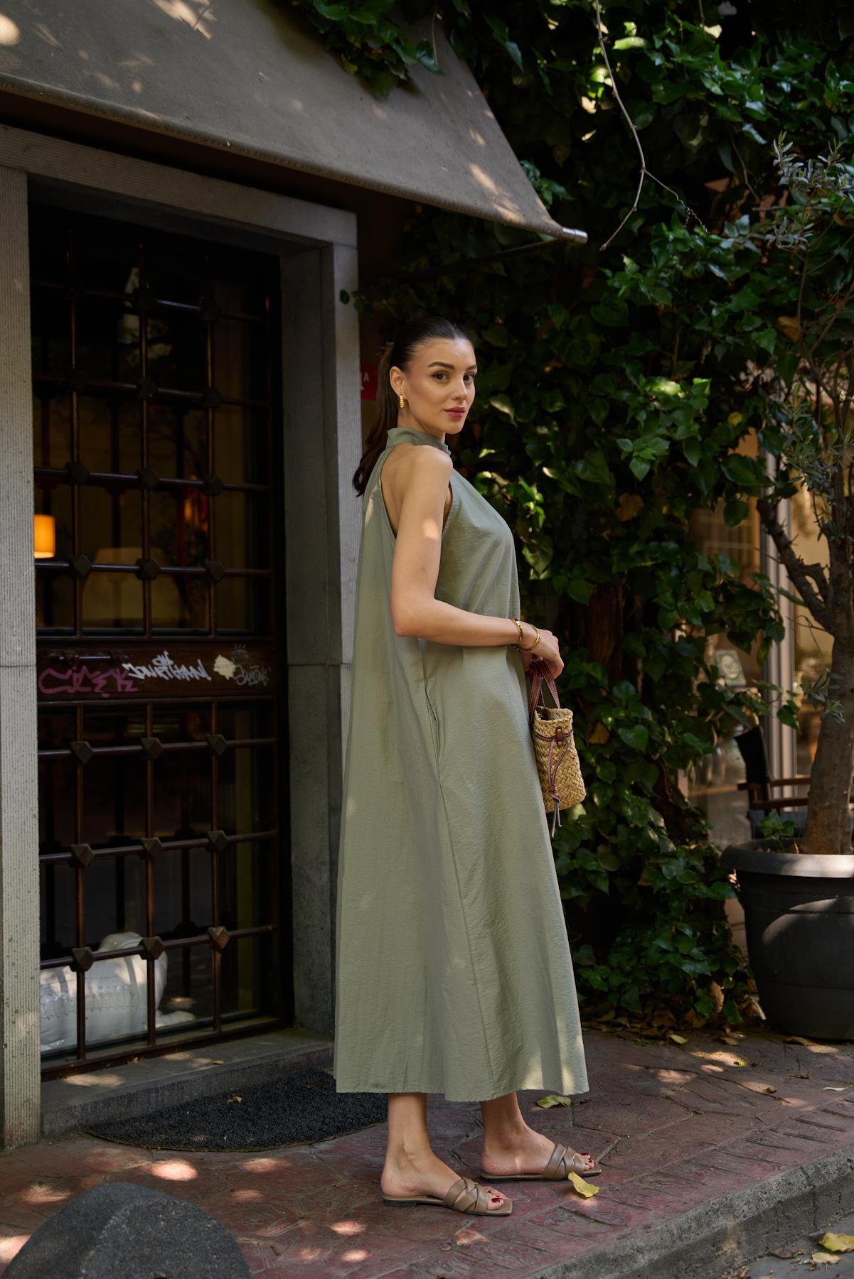 Boyundan Düğmeli Sıfır Kol Haki Paraşüt Kadın Elbise