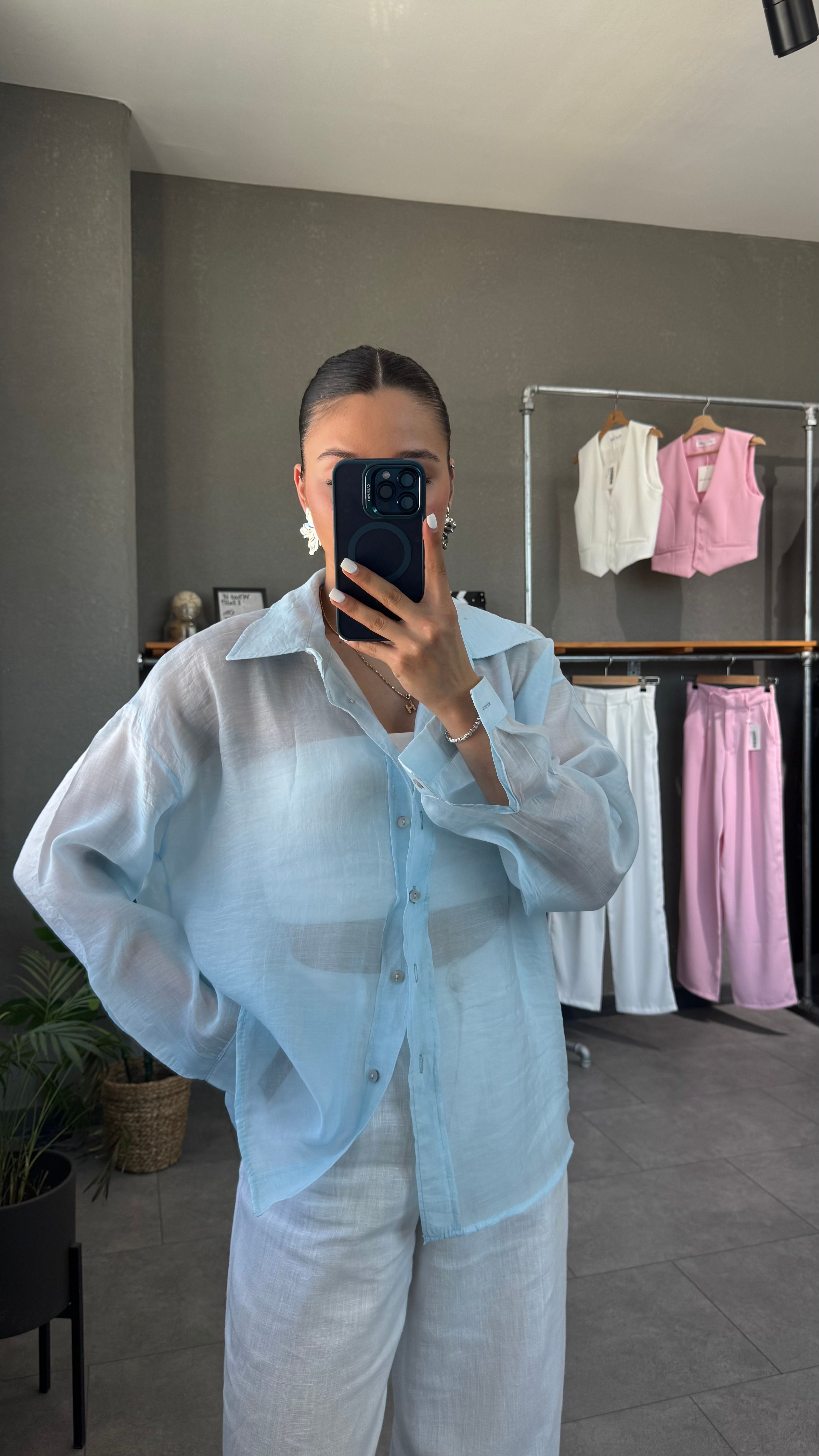Oversize İpeksi Transparan Gömlek