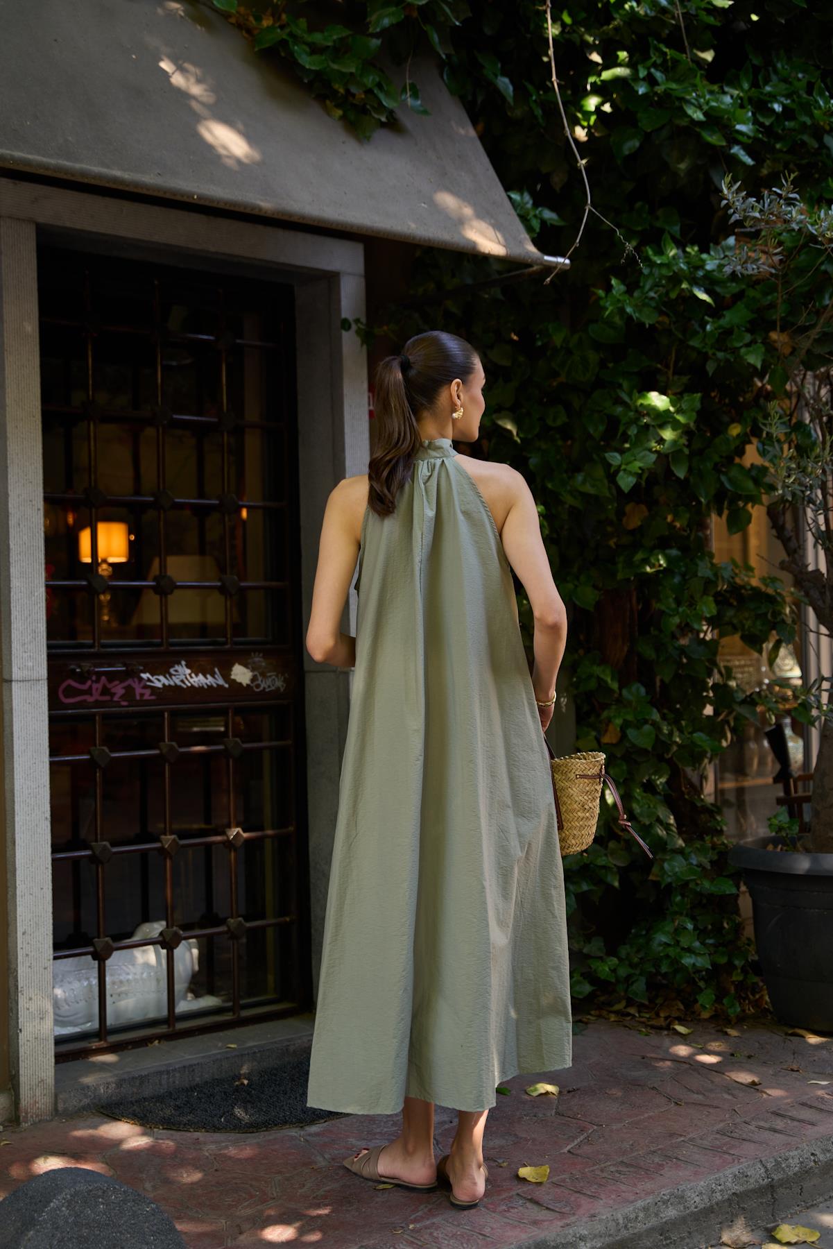 Boyundan Düğmeli Sıfır Kol Haki Paraşüt Kadın Elbise