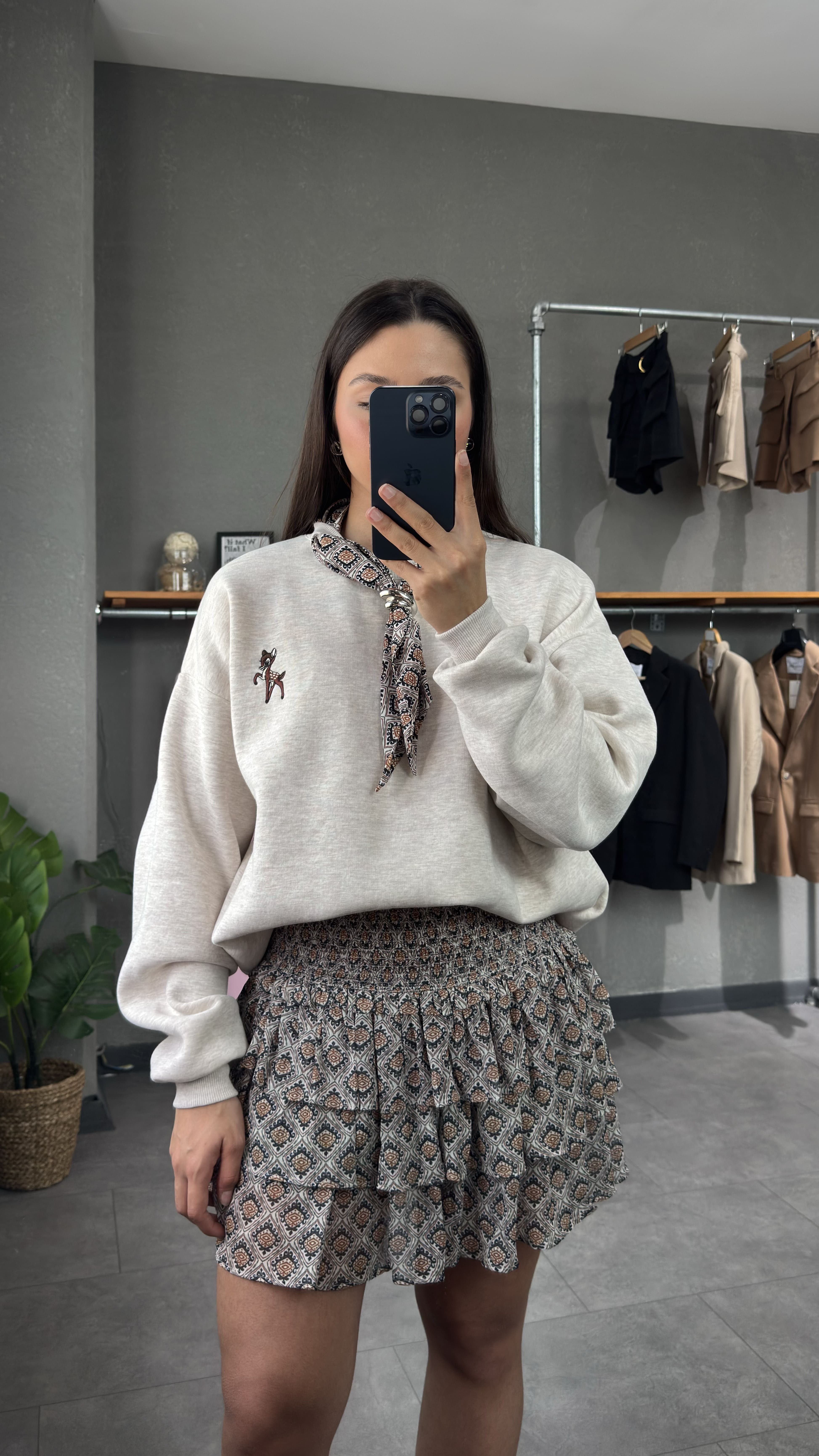 Fular Ve Nakış Detaylı Sweatshirt - Krem