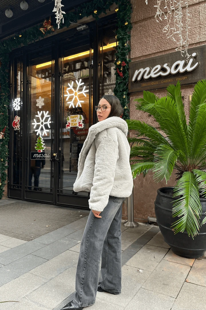 İçi Astarlı Gri Kadın Kürk