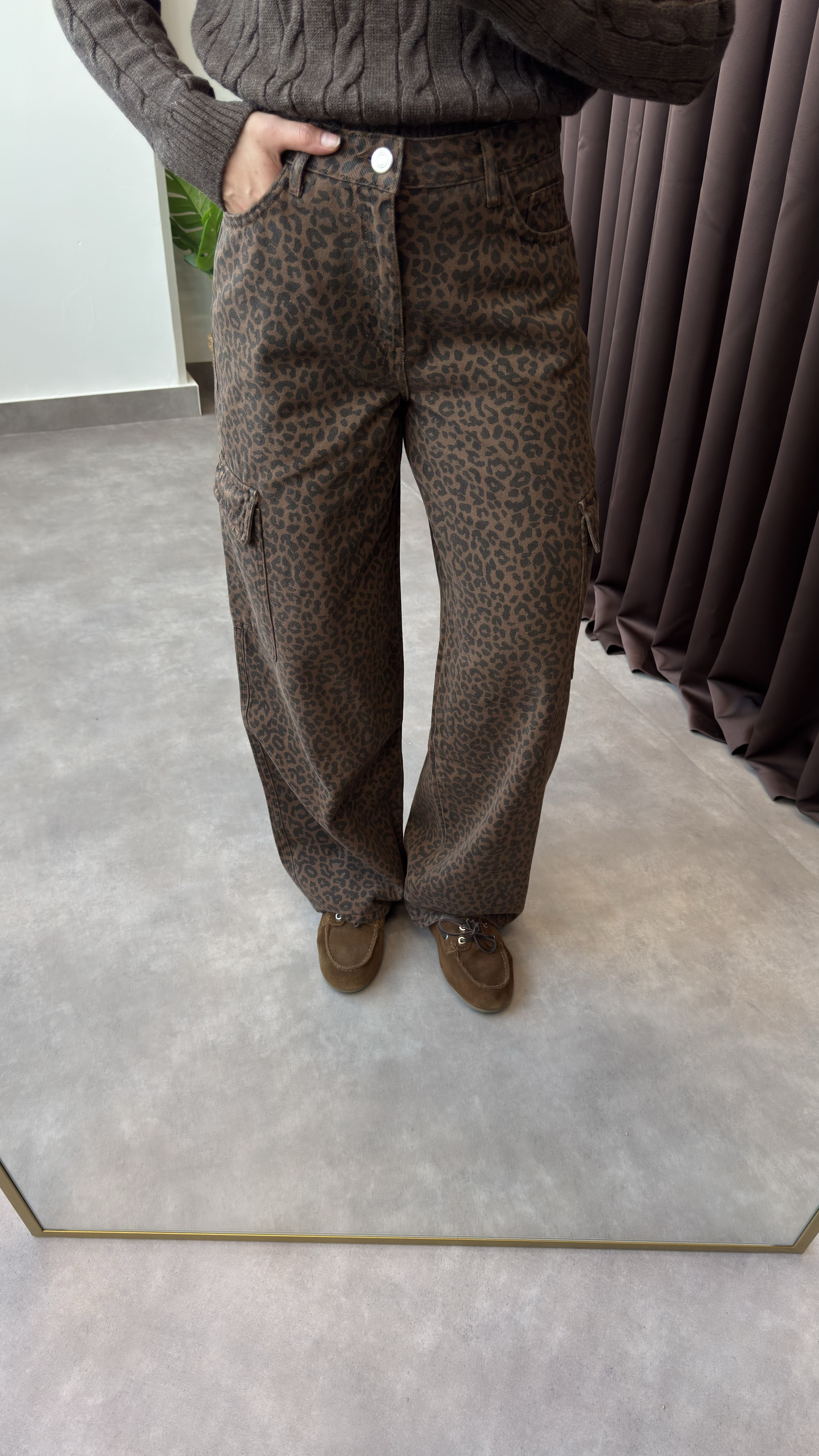Yüksek Bel Leopar Desenli Bol Kesim Kahve Kargo Cepli Jean