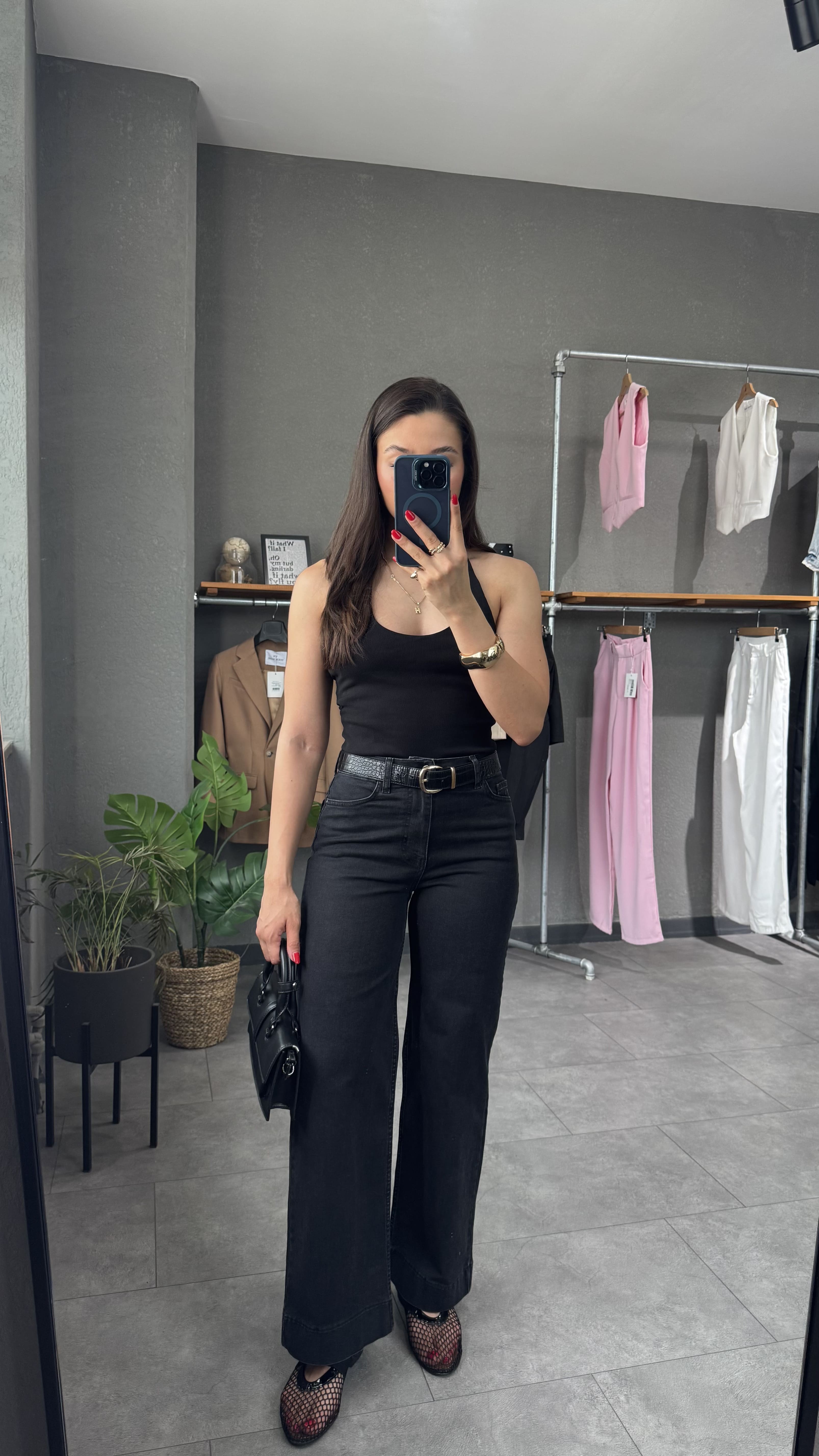 Yüksek Bel Bilek Boy Paça Detaylı Jean