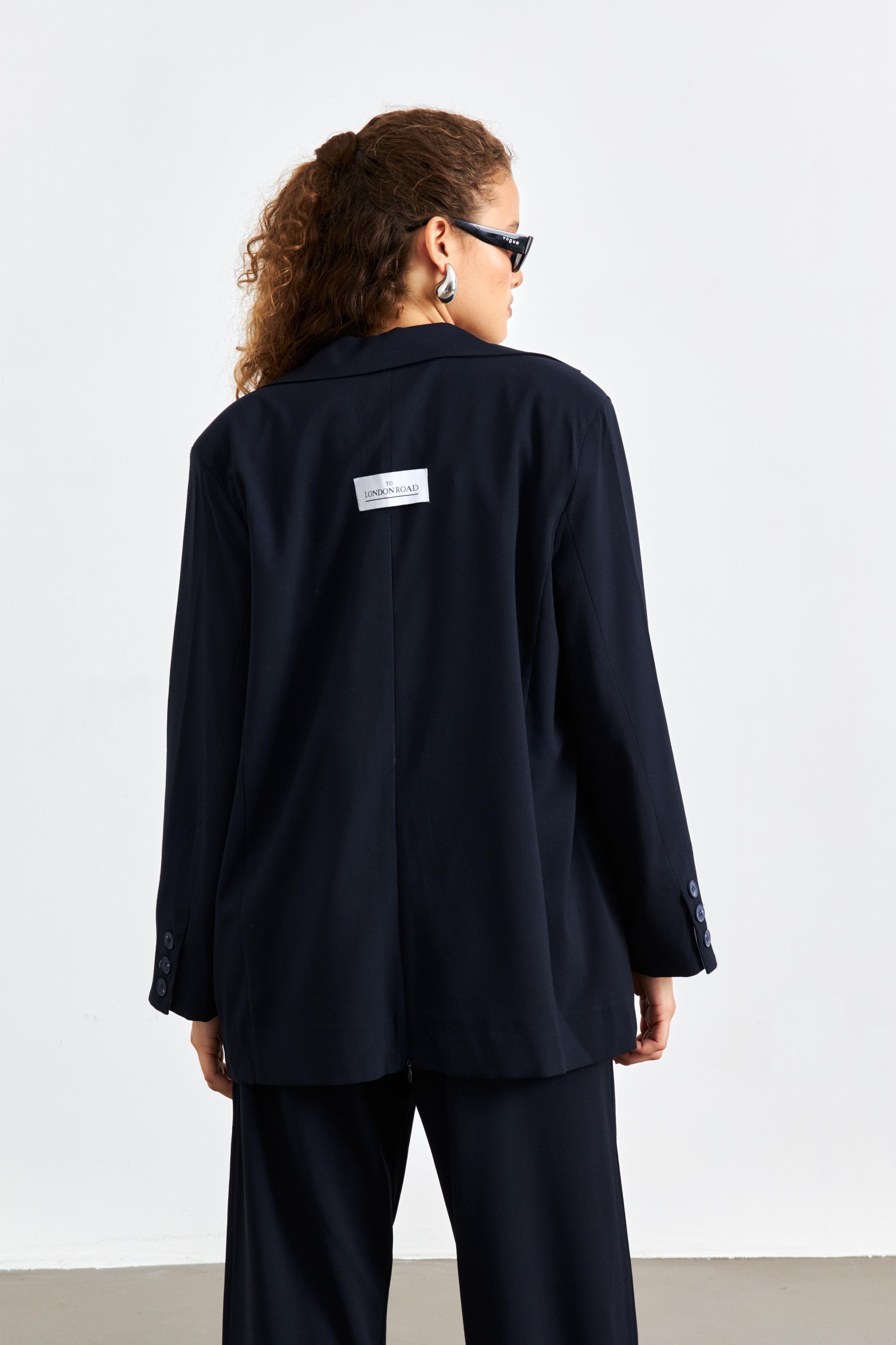 Oversize Astarı Çizgili Sırt Detaylı Lacivert Kadın Blazer Ceket