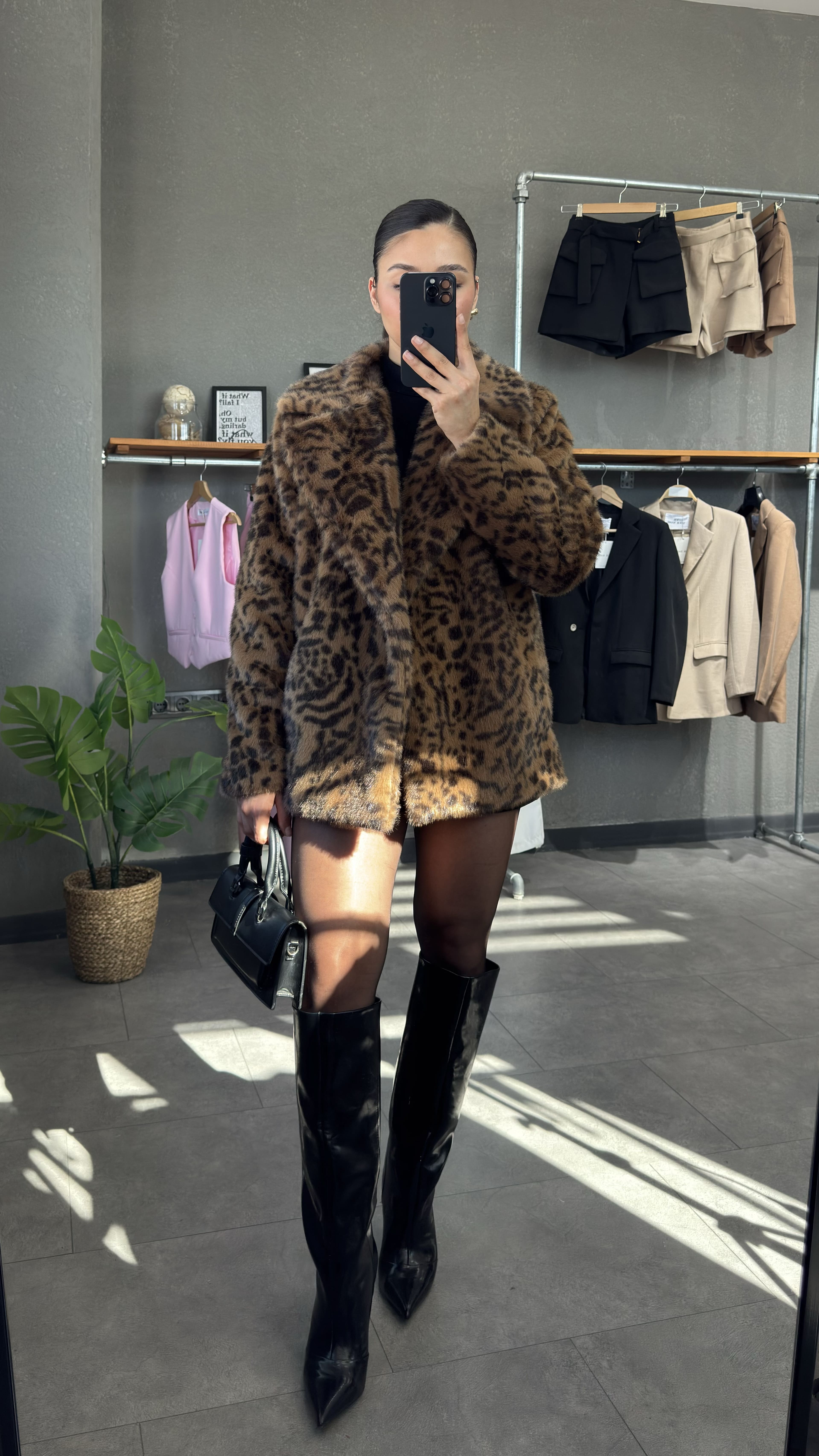 Kruvaze Yaka Leopar Desenli Kürk