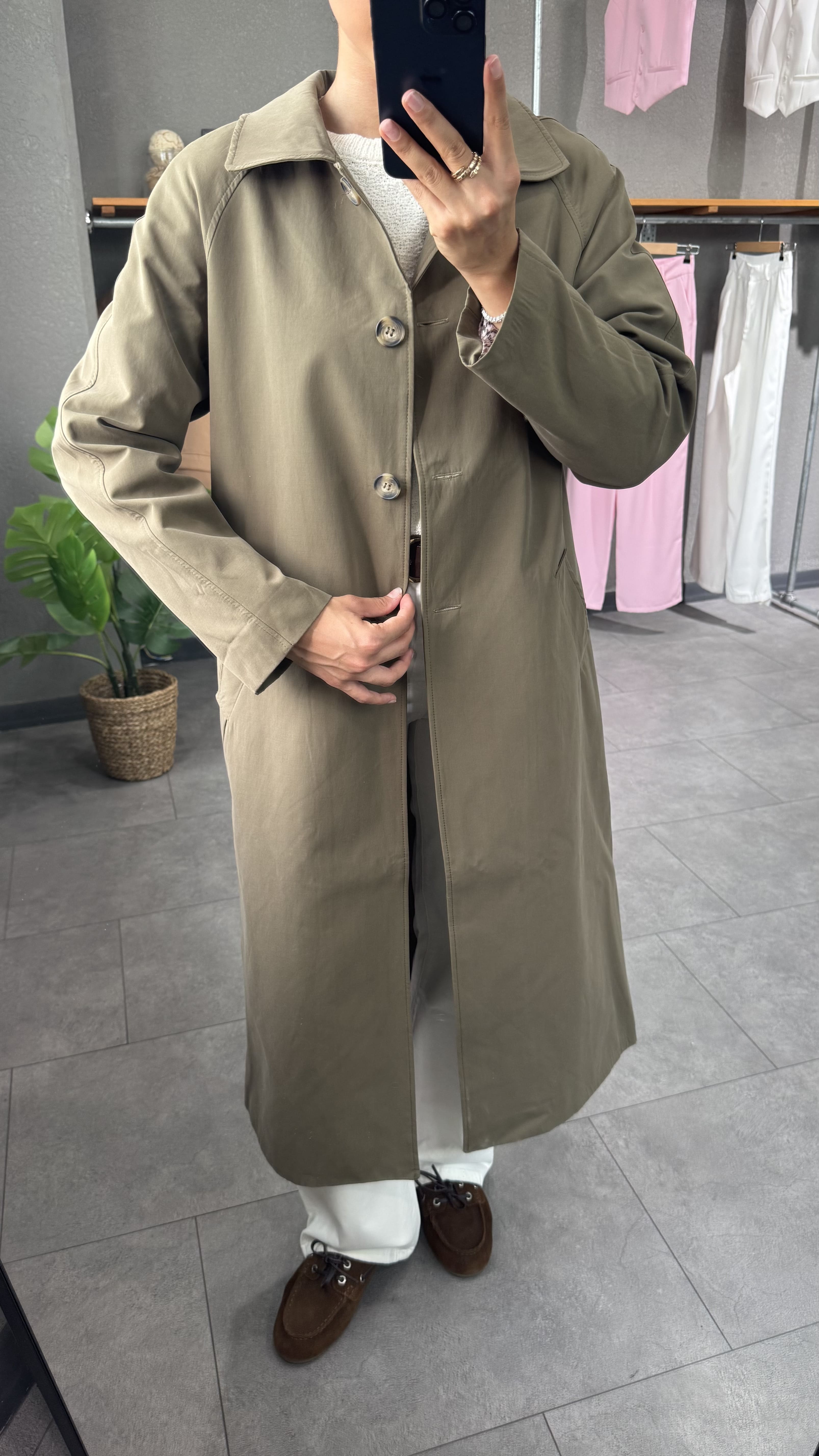 İç Astarı Desenli Haki Kadın Trençkot