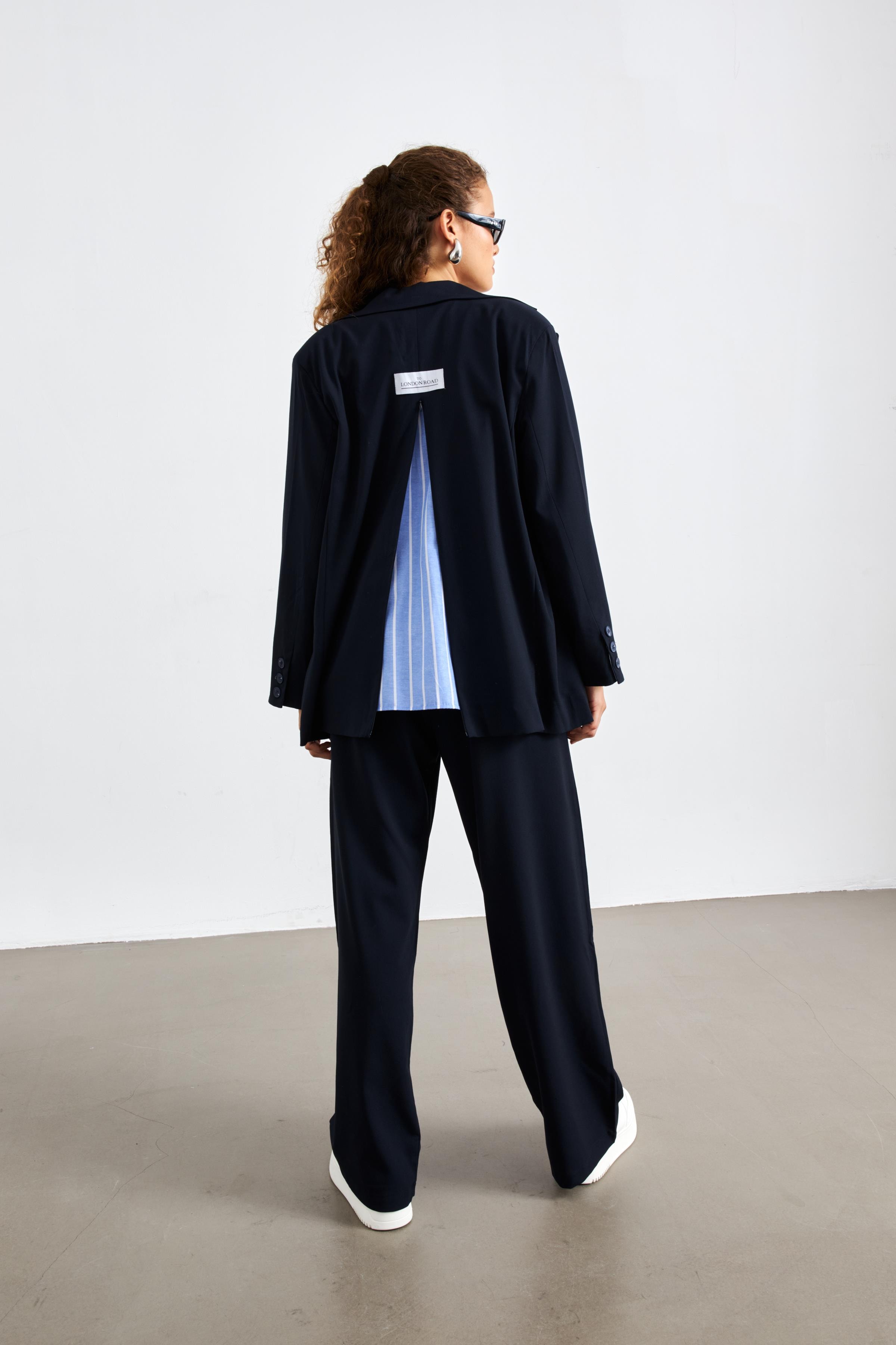 Oversize Astarı Çizgili Sırt Detaylı Lacivert Kadın Blazer Ceket