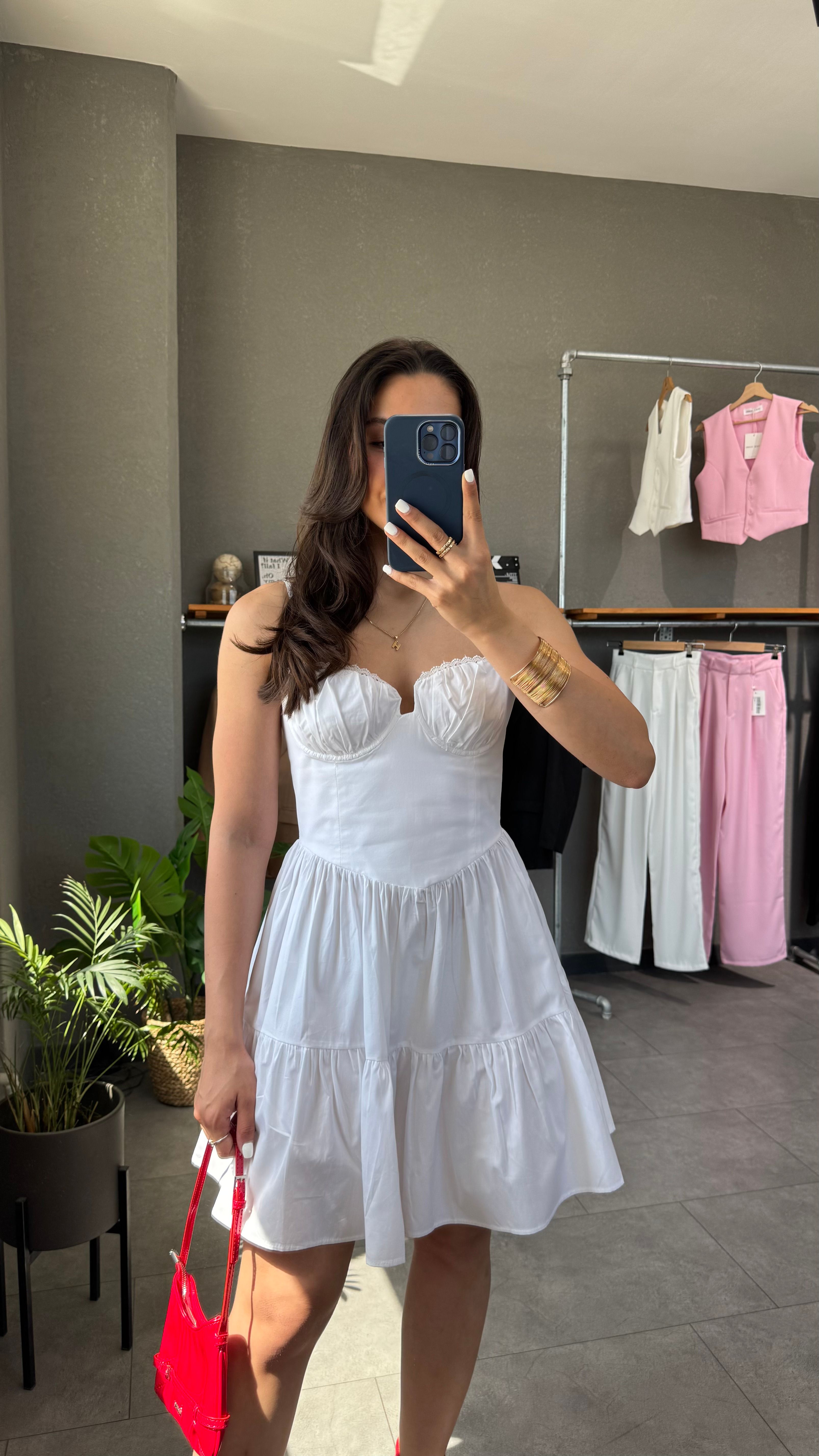 Kalp Yaka Askılı Mini Elbise