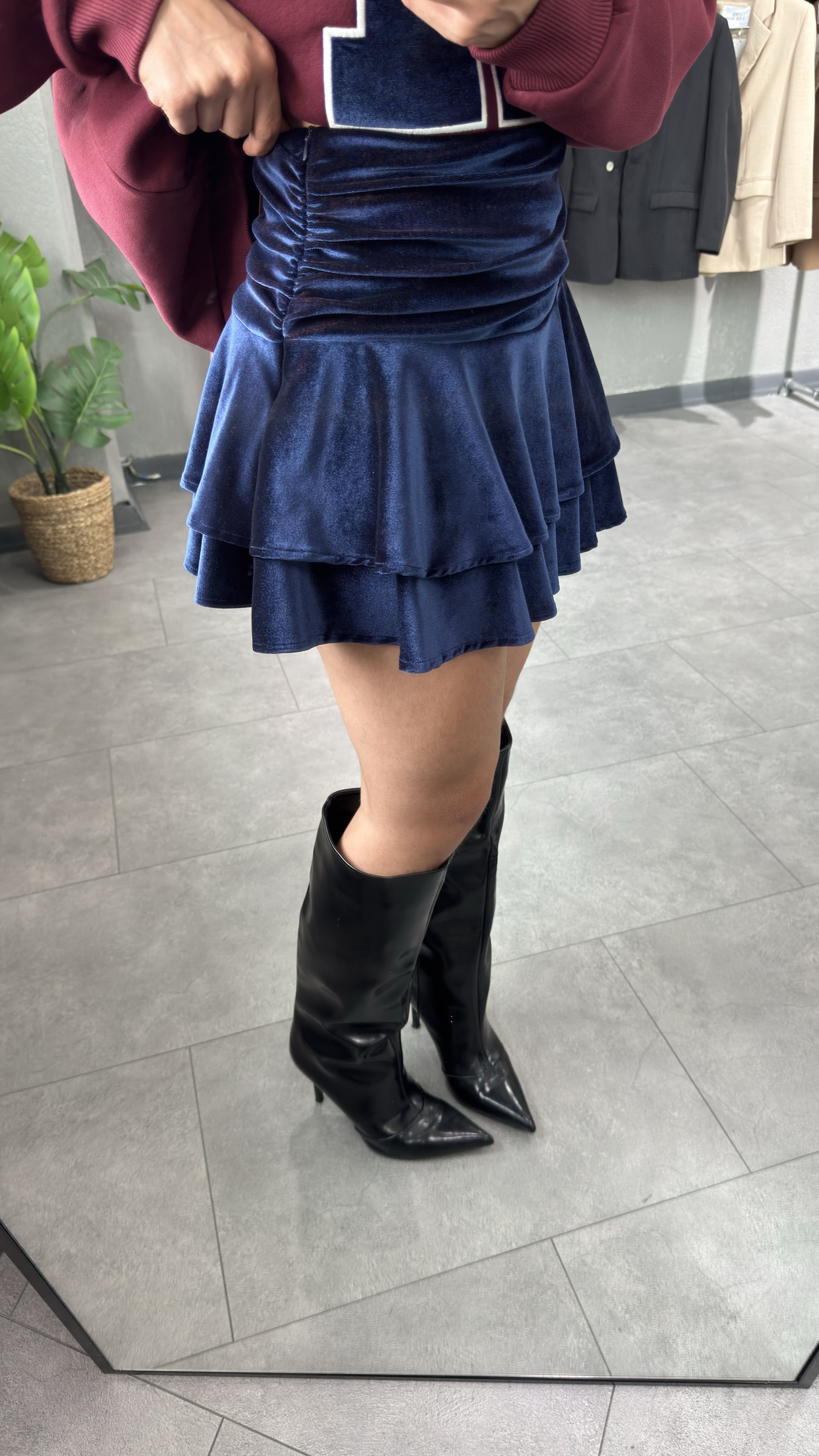 Pileli İçi Şortlu Kadife Mini Etek